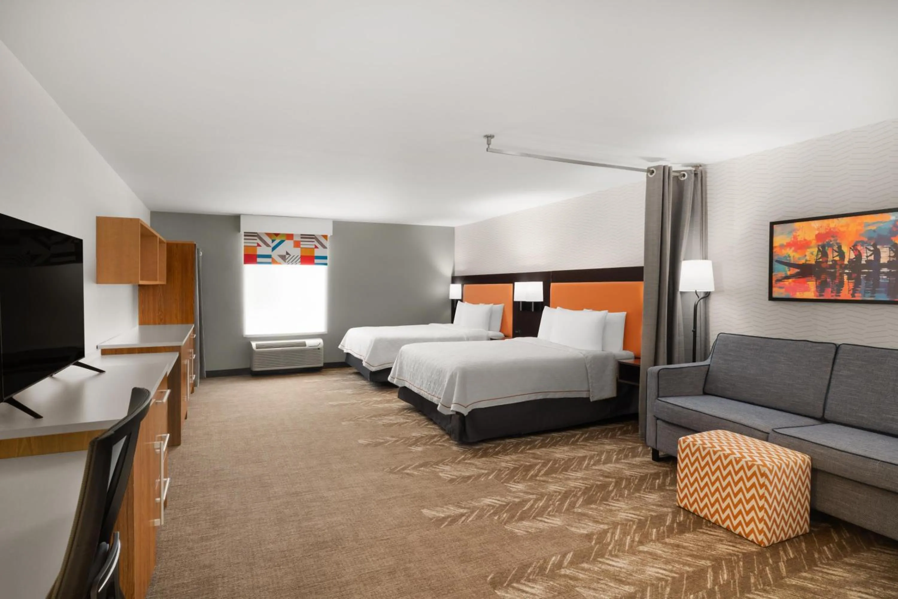 Living room, Bed in Home2 Suites by Hilton Alexandria