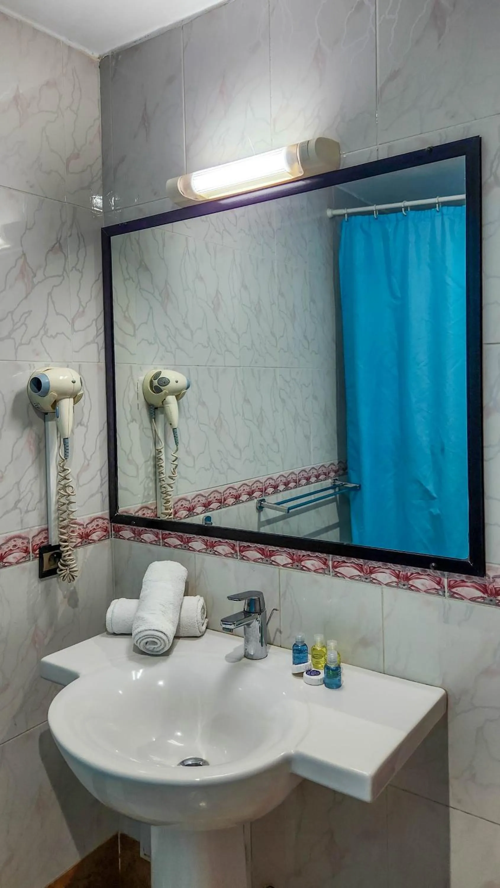 Hôtel Les Ambassadeurs