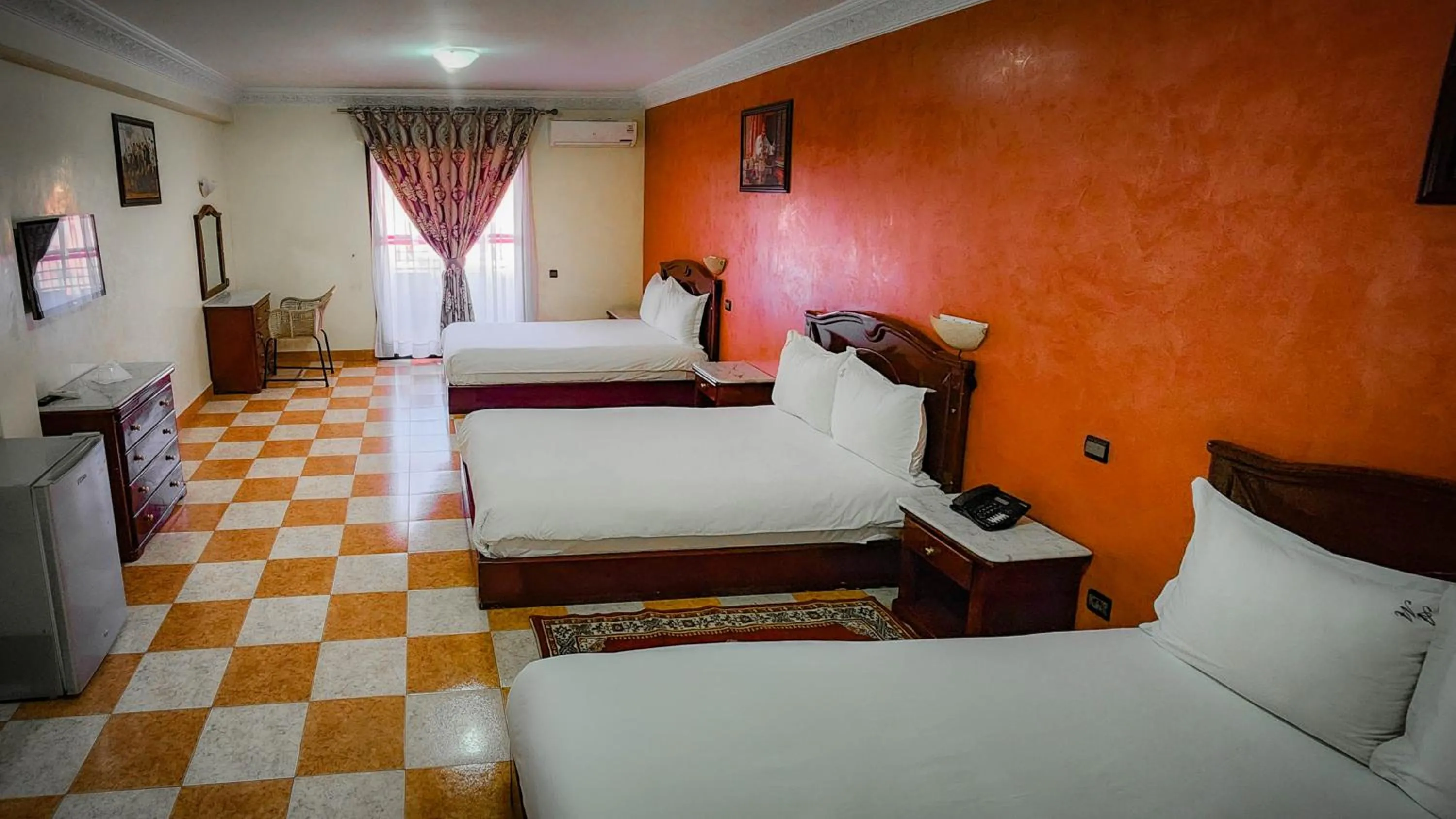 Bed in Hôtel Les Ambassadeurs