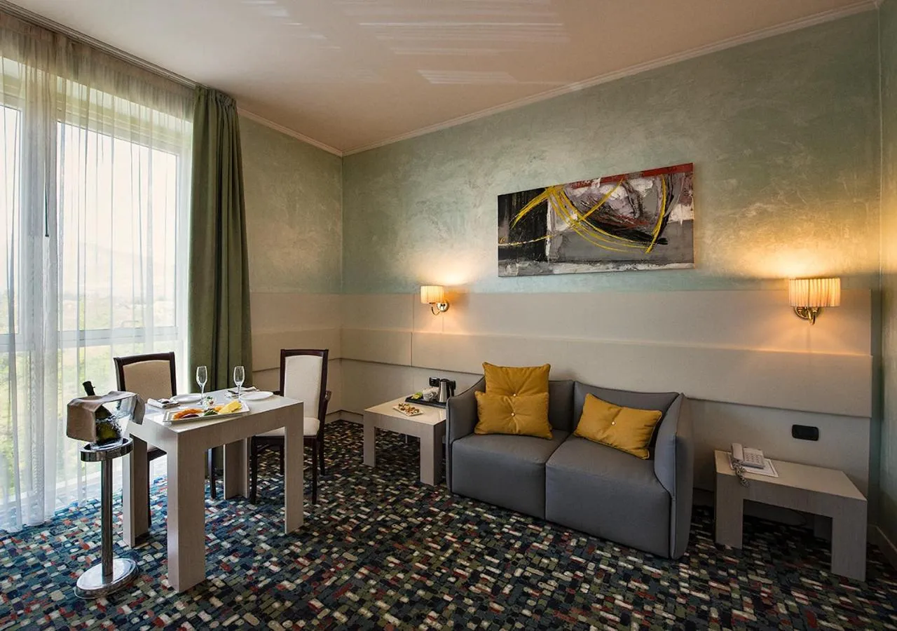 Photo of the whole room in Hotel Ovidius