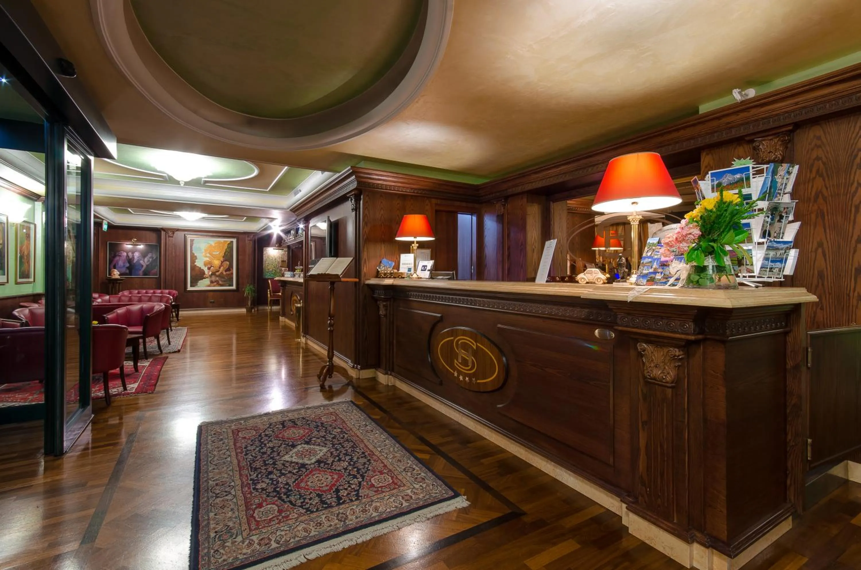 Facade/entrance in Hotel Ovidius