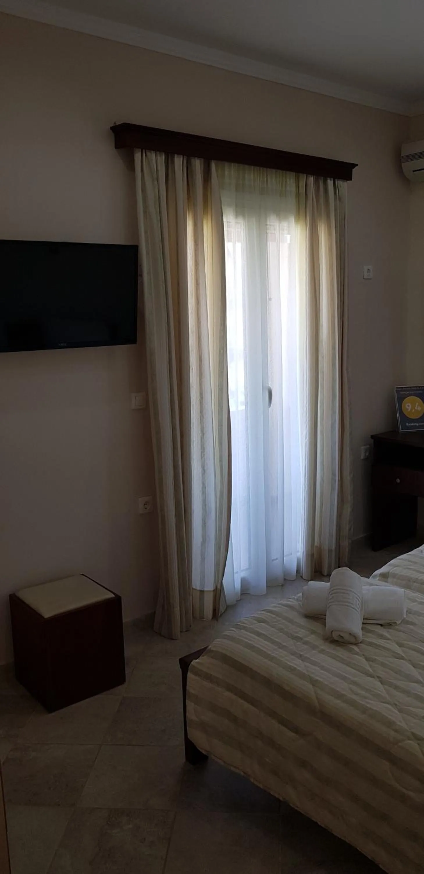 Bed in Georgia Apartments