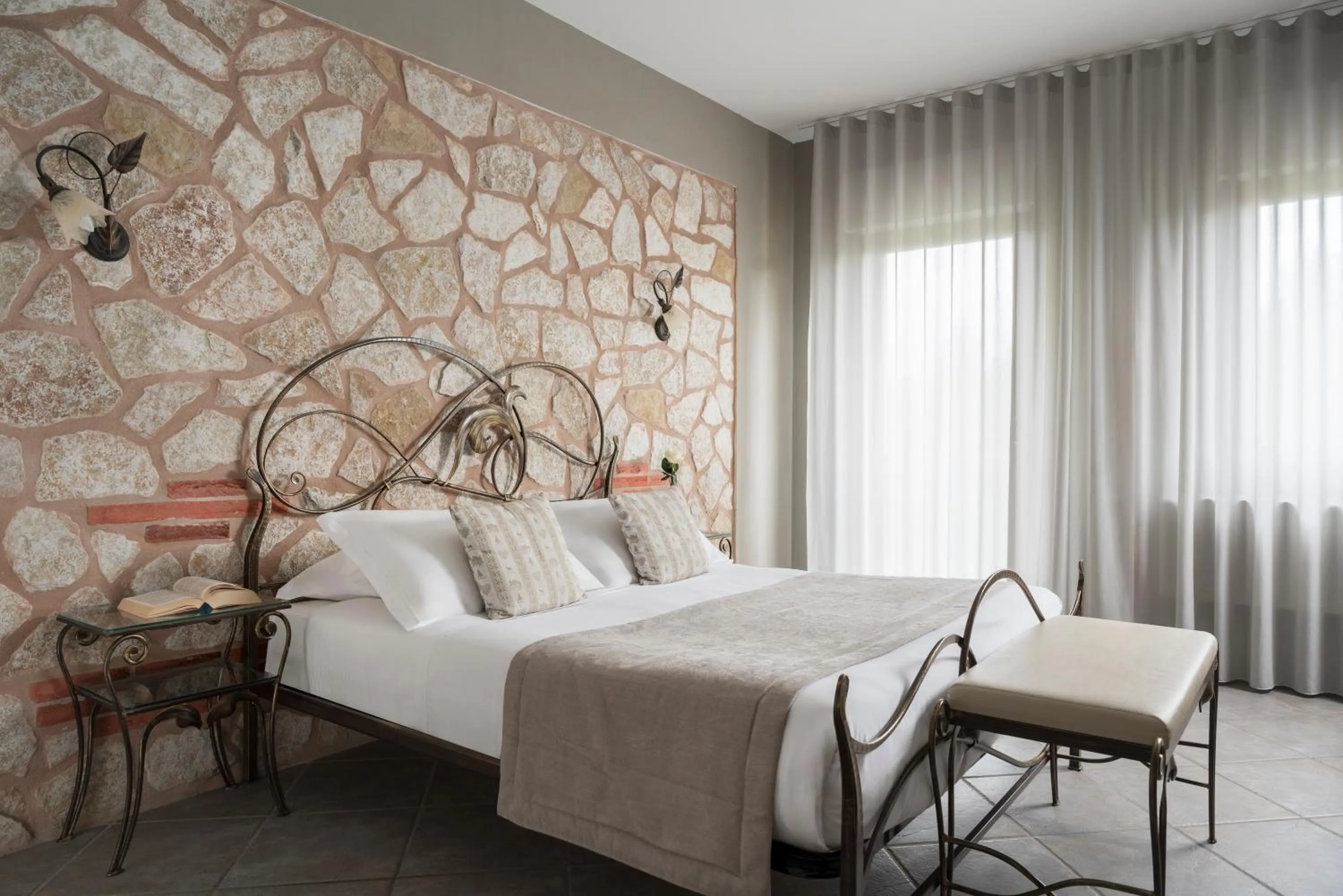 Bedroom, Bed in Hotel Don Luis