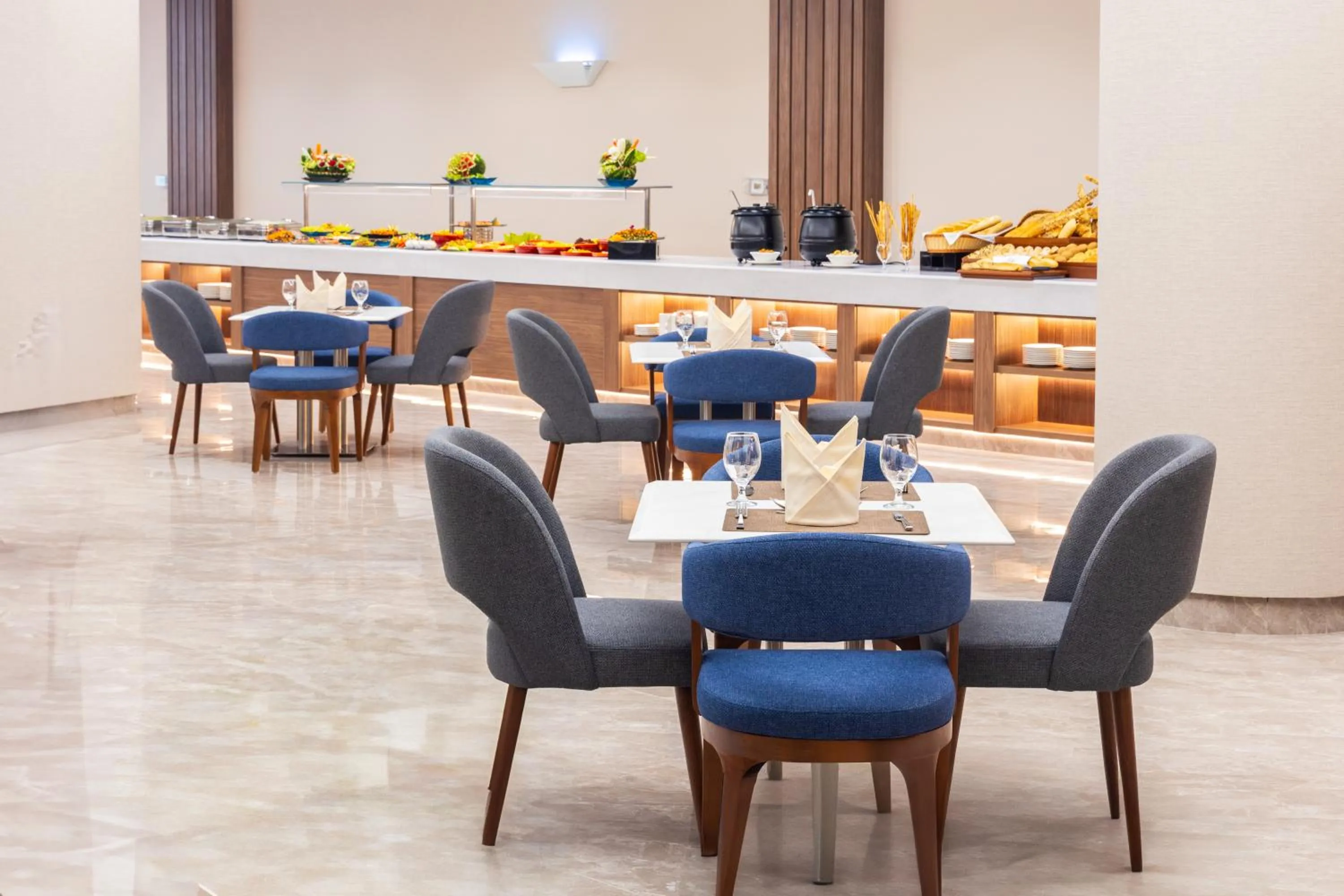 Restaurant/places to eat in MD Hotel By Gewan