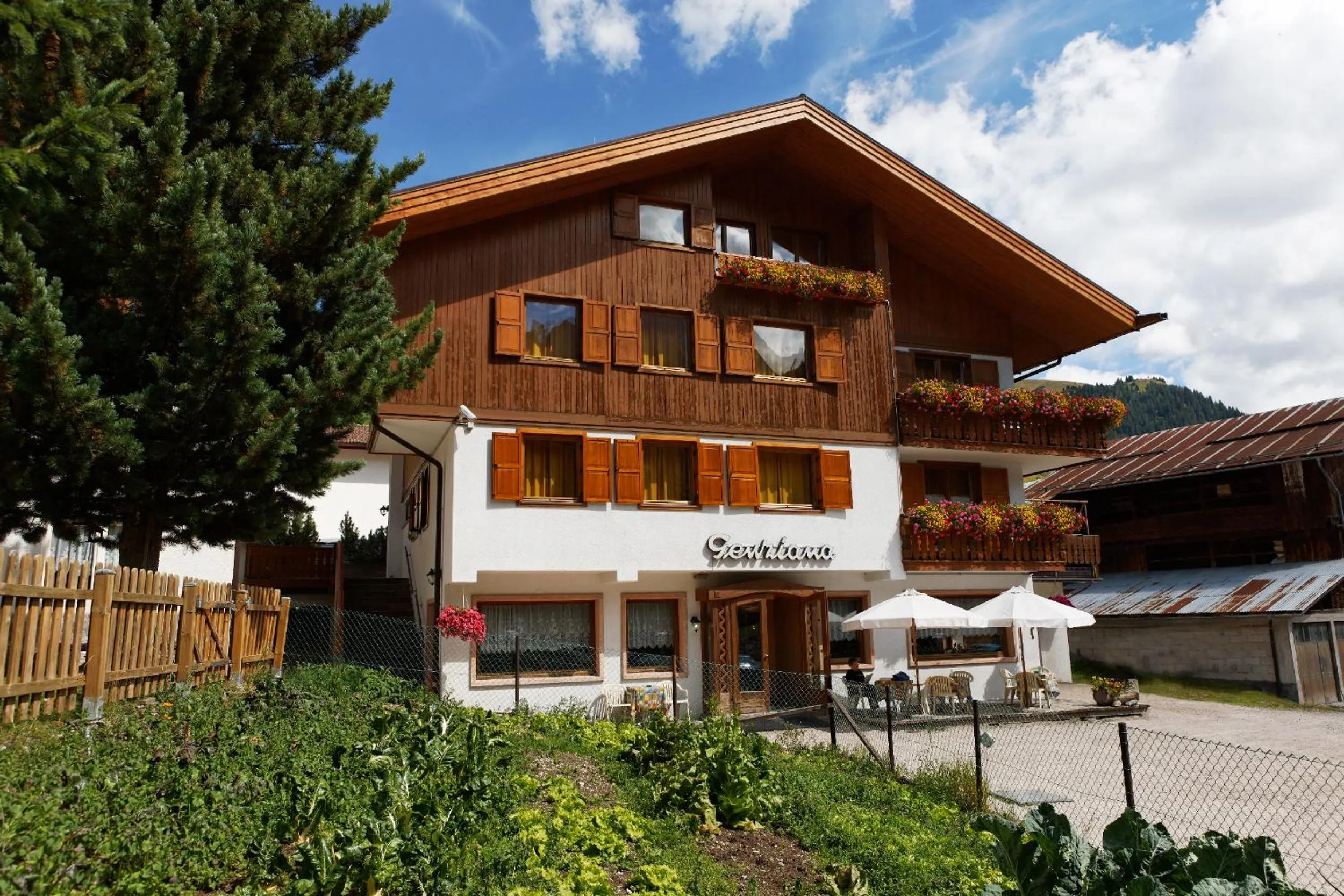 Facade/entrance in Hotel Genziana