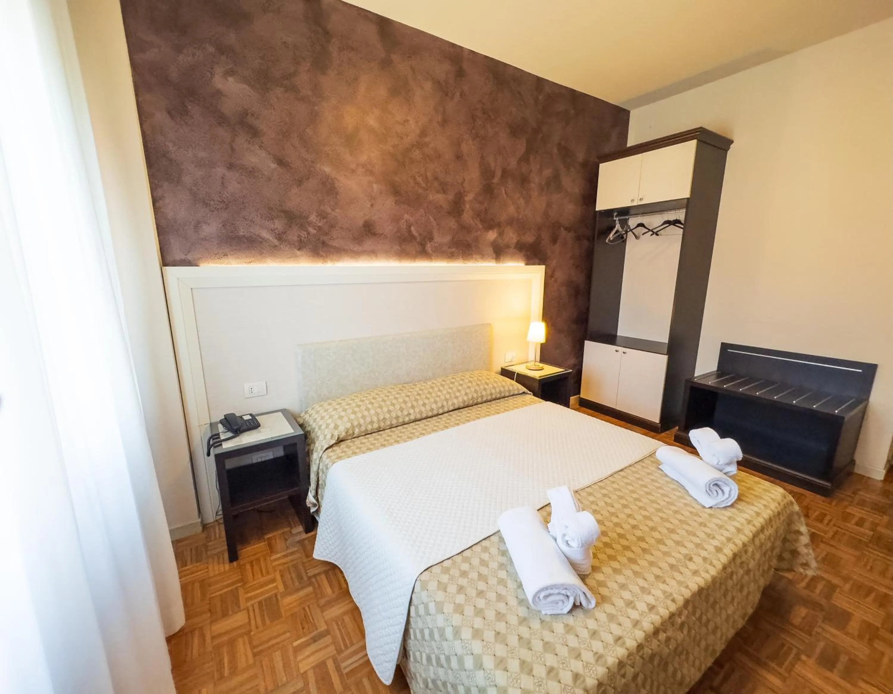 Bed in Hotel Astoria