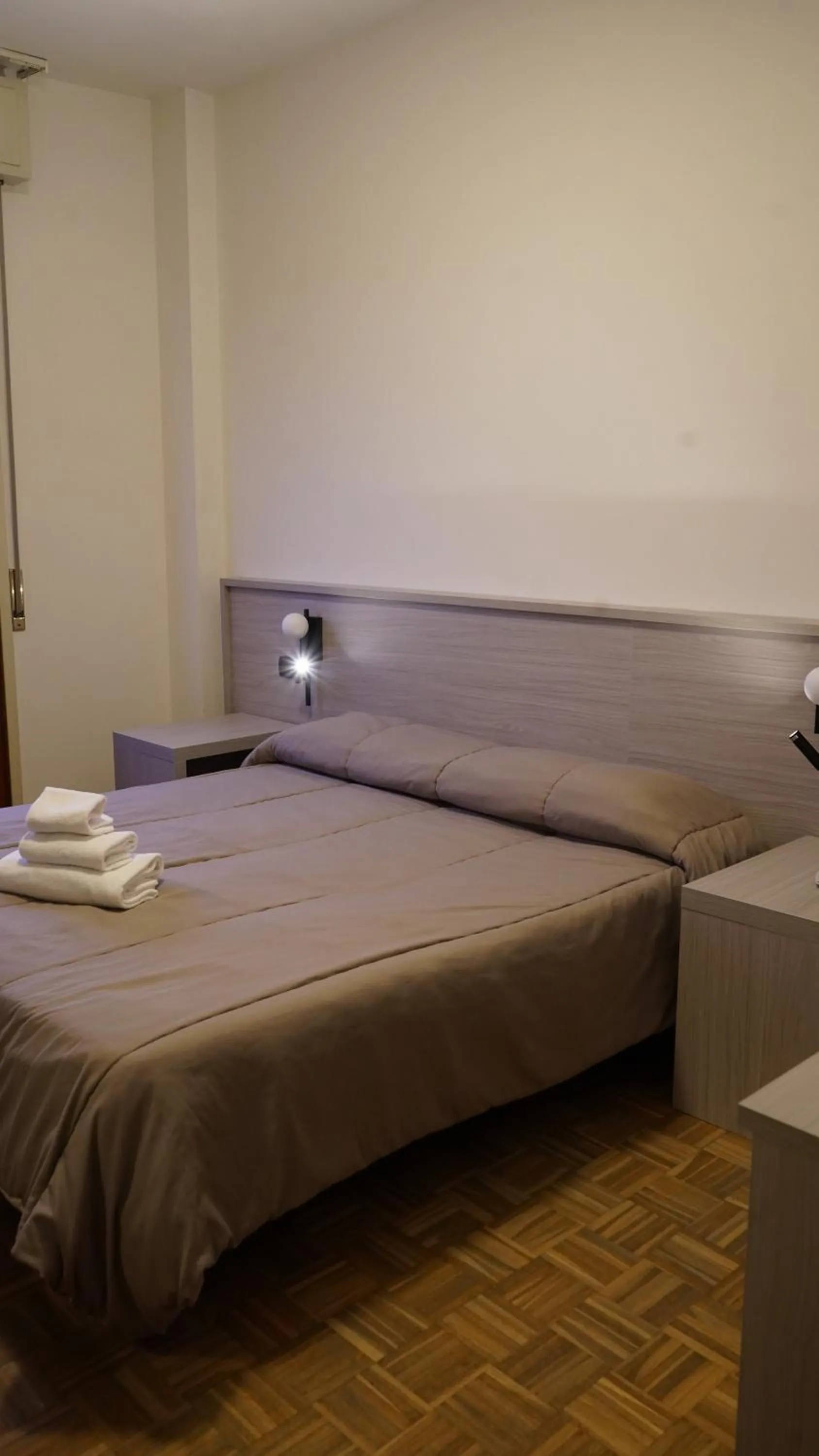 Bed in Hotel Astoria