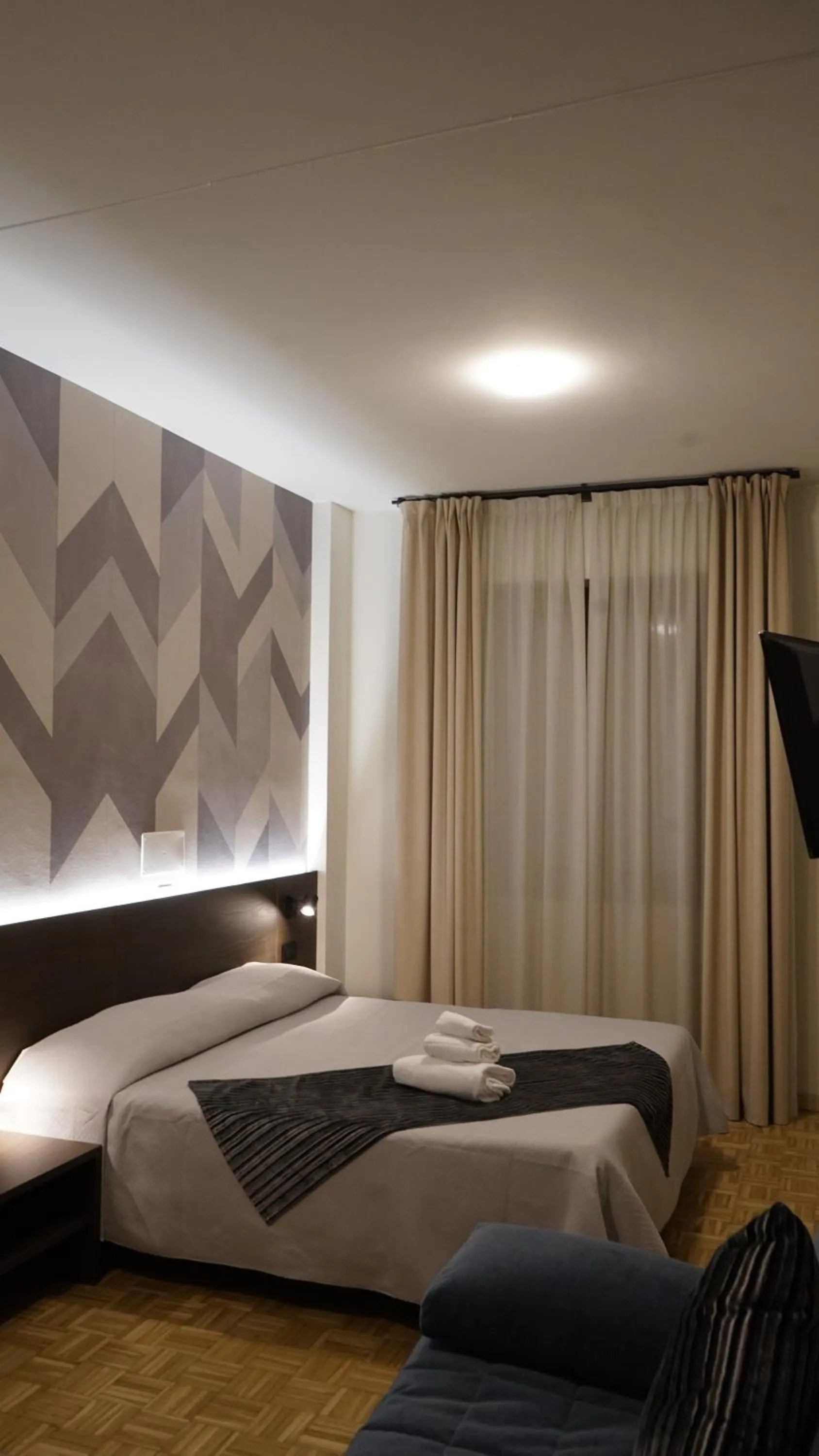 Bed in Hotel Astoria