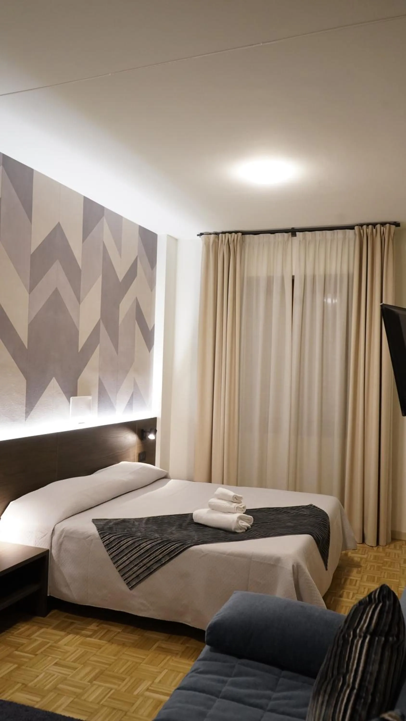 Bed in Hotel Astoria