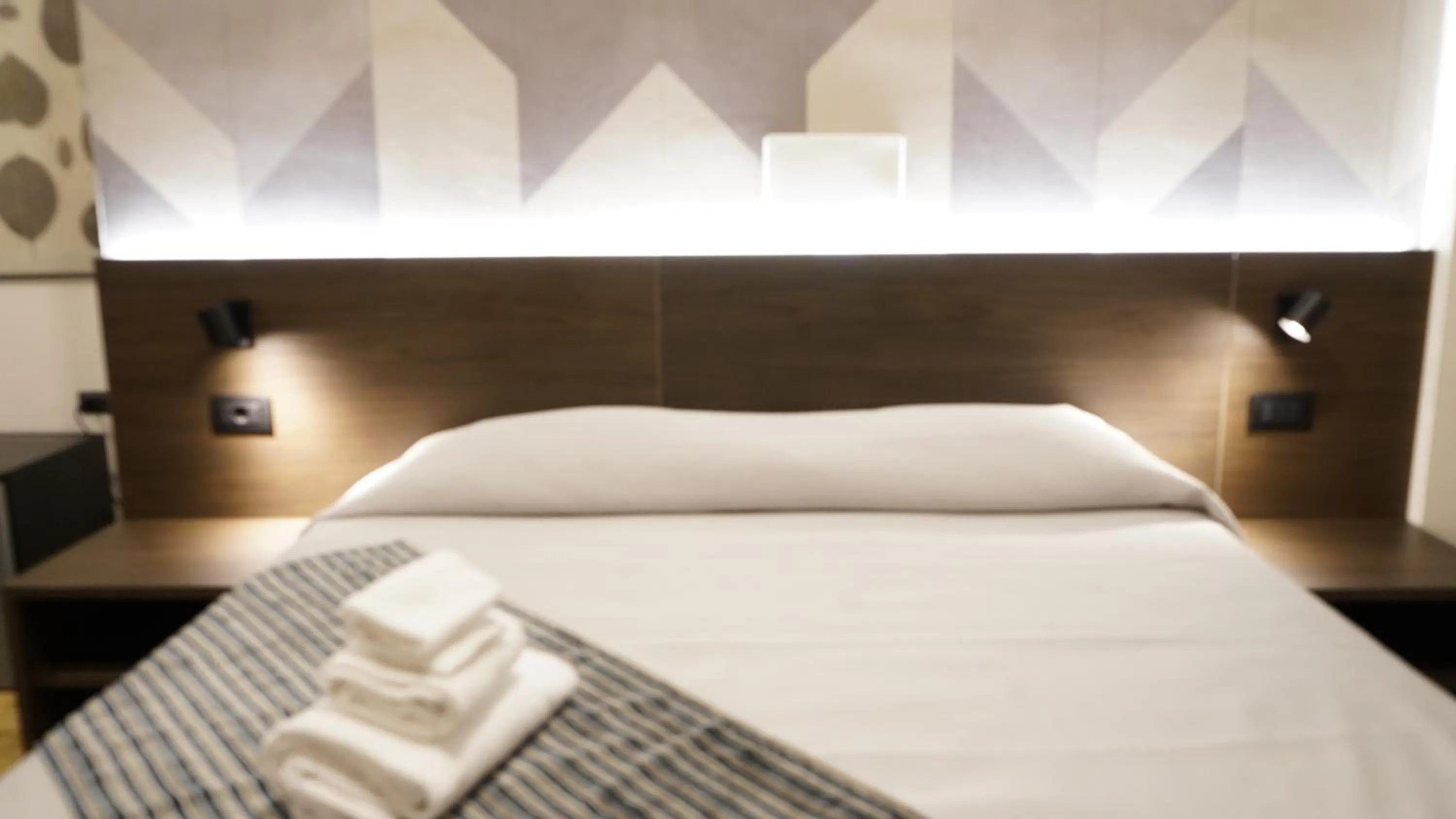 Bed in Hotel Astoria