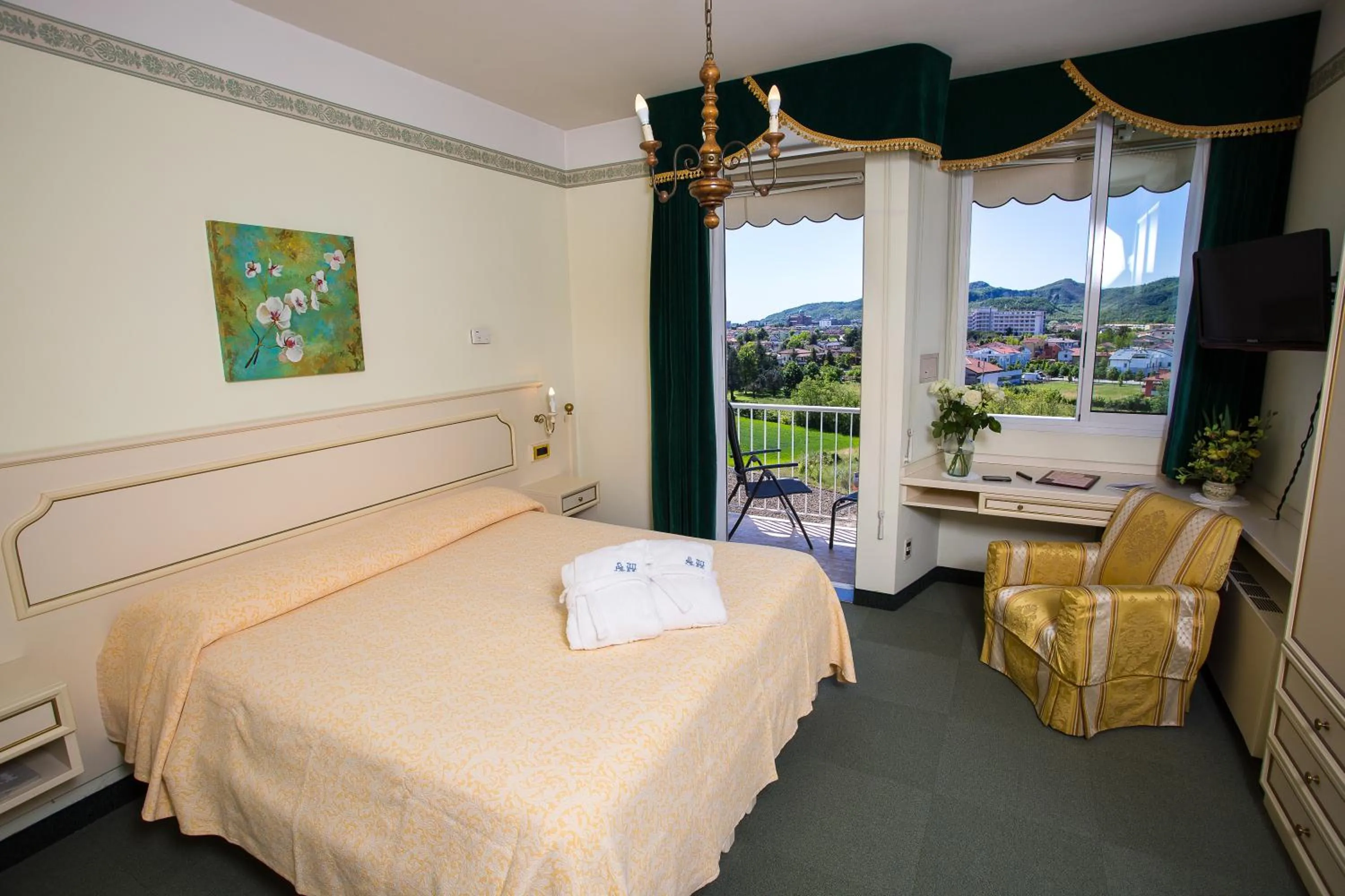 Photo of the whole room, Bed in Hotel Abano Astoria