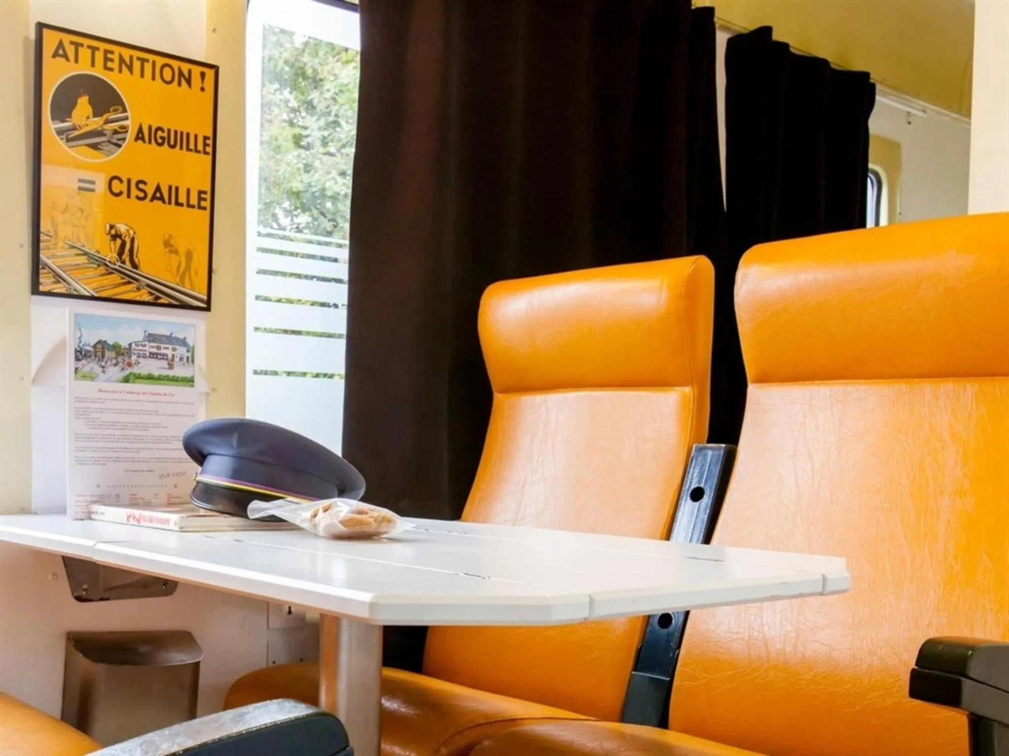 Bedroom in Hébergement Insolite Picasso