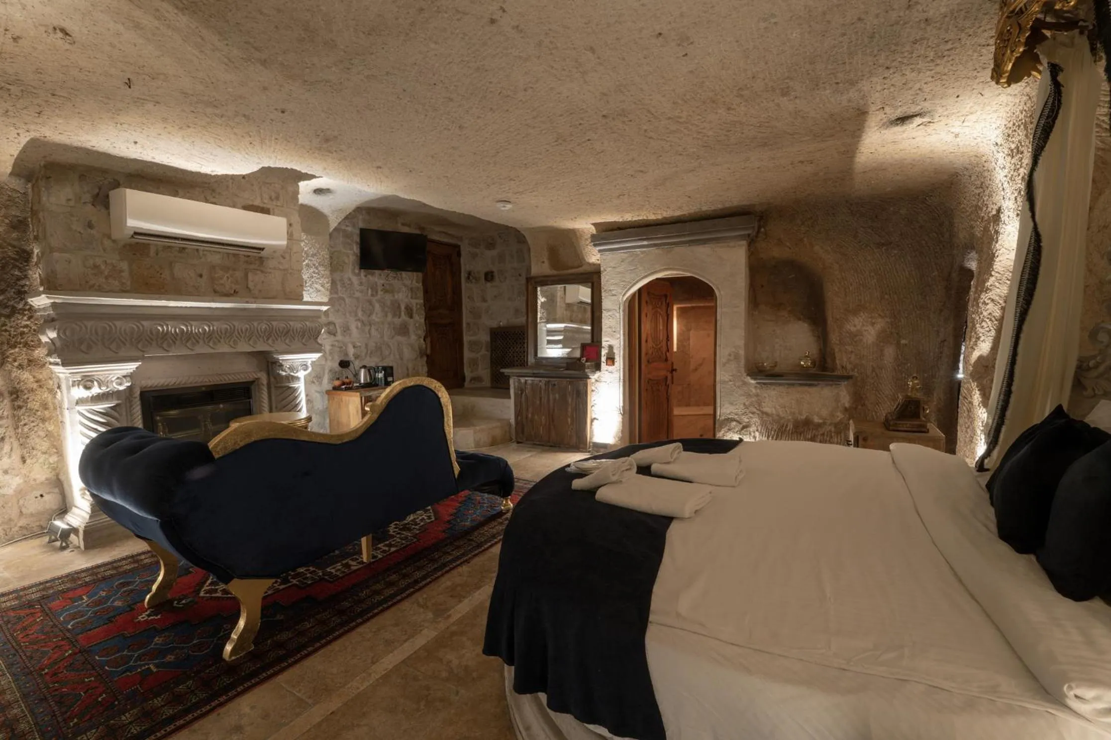 Photo of the whole room, Bed in Wish Cappadocia Luxury Boutique Chain Hotels