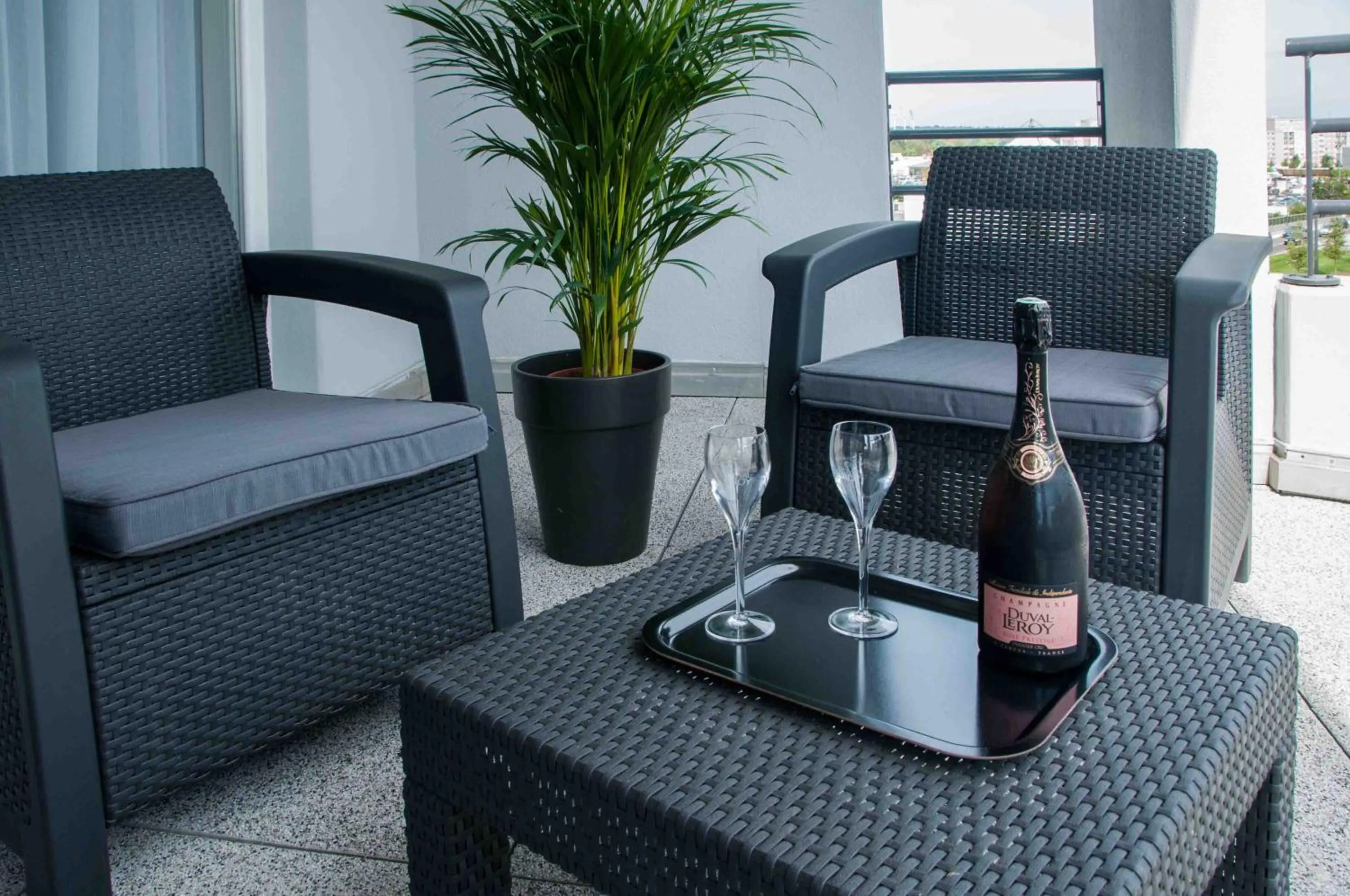 Bedroom in Le Lodge Brit Hotel Strasbourg Zenith