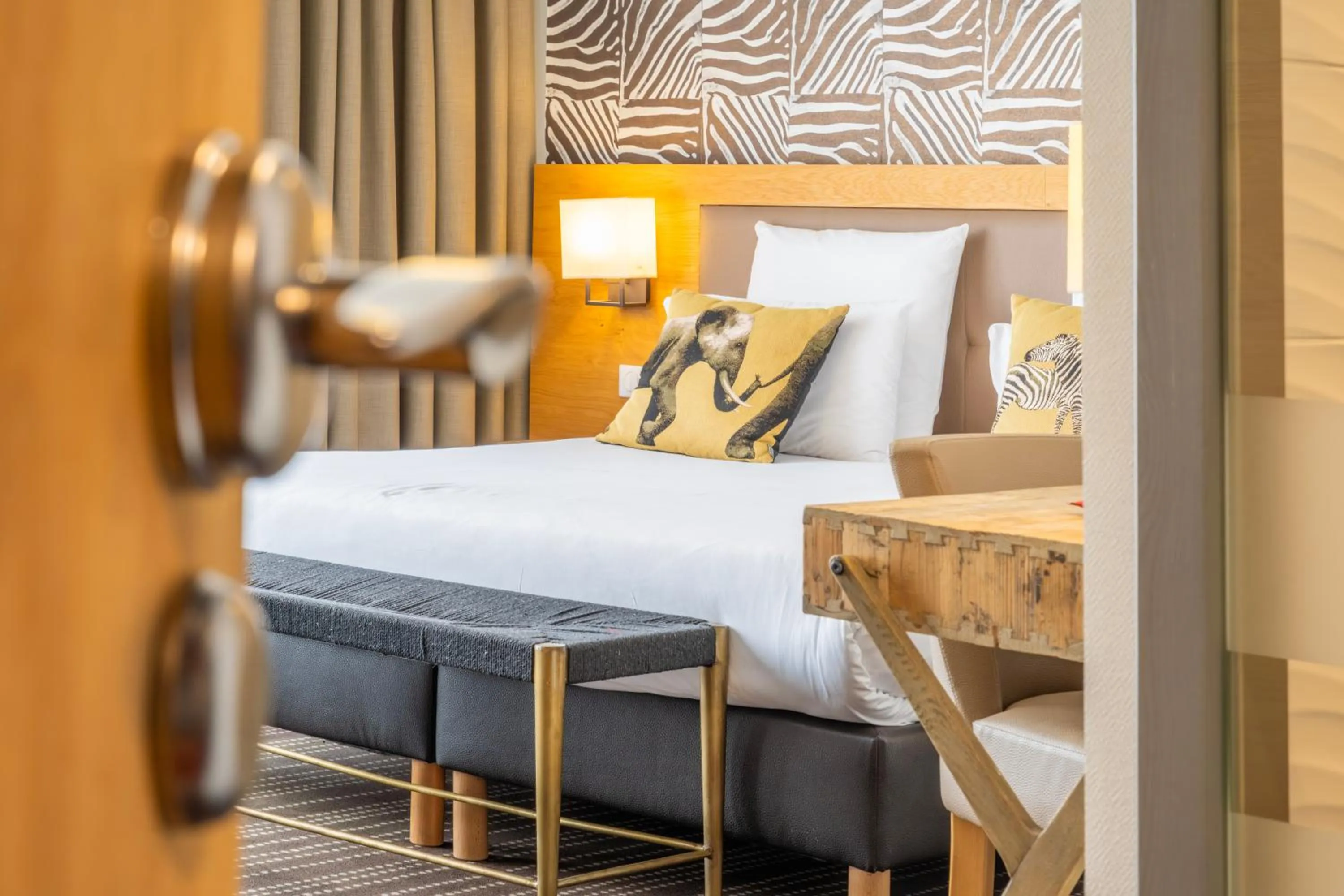 Photo of the whole room, Bed in Le Lodge Brit Hotel Strasbourg Zenith