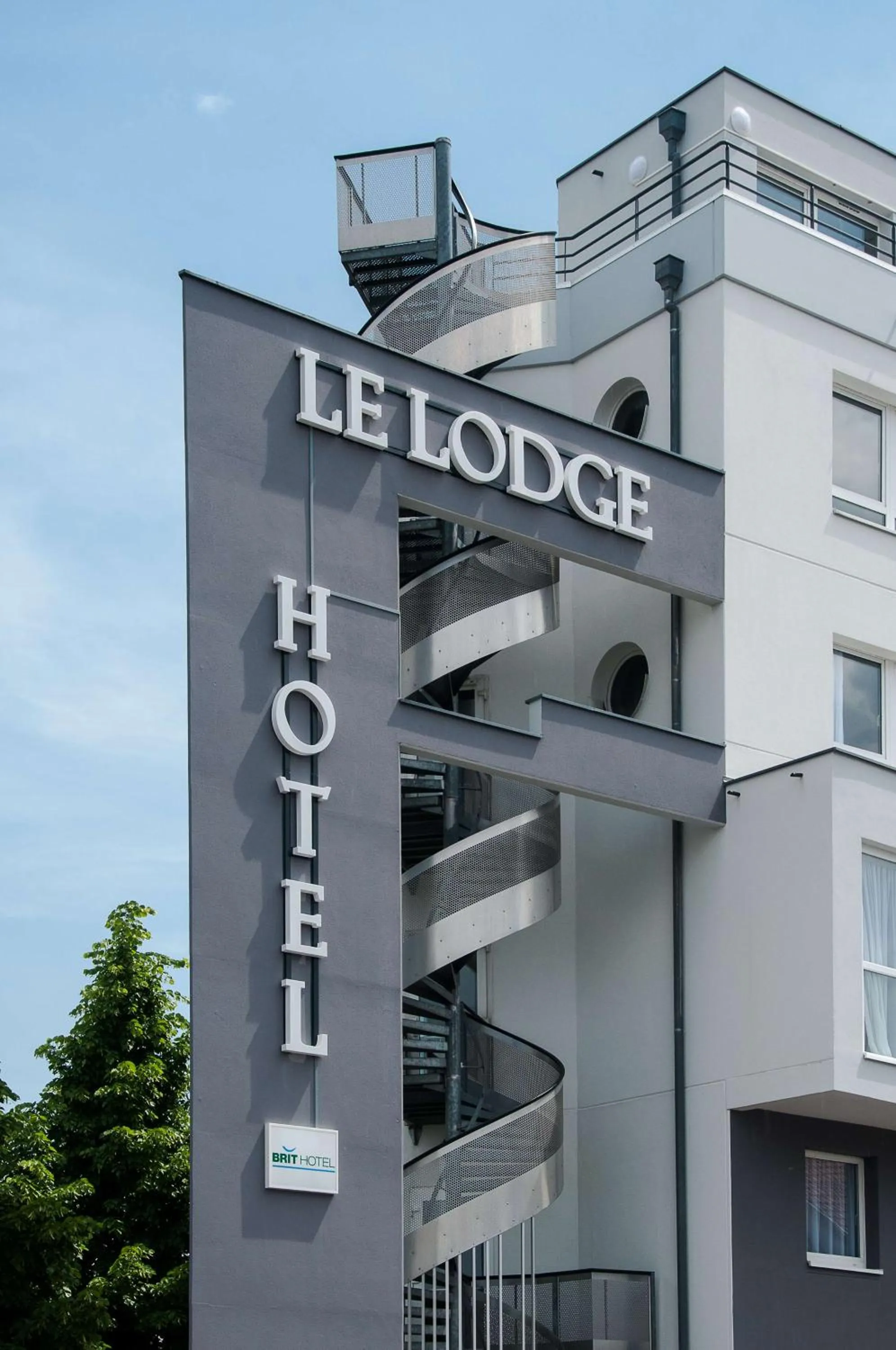 Property building in Le Lodge Brit Hotel Strasbourg Zenith