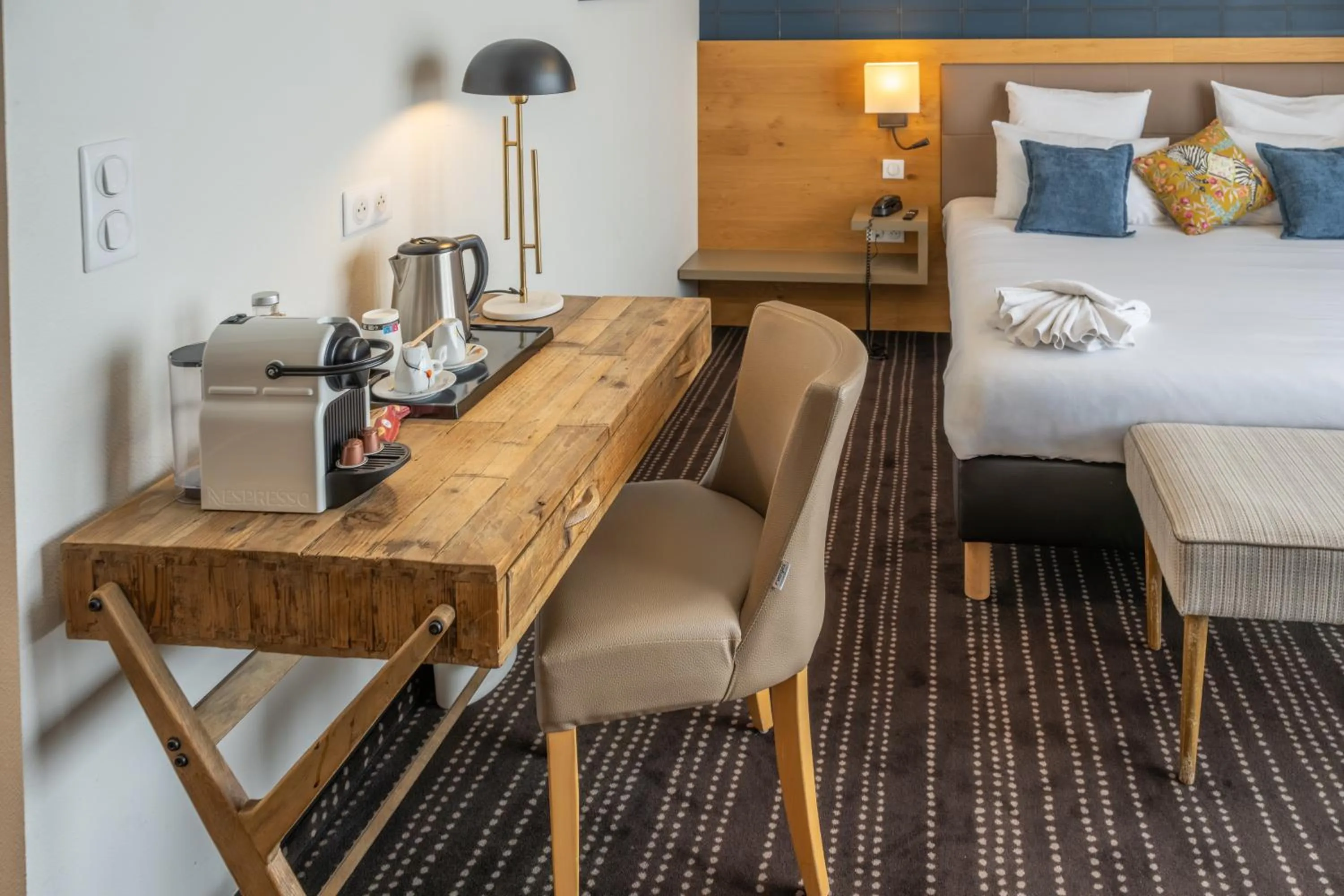 Coffee/tea facilities, Bed in Le Lodge Brit Hotel Strasbourg Zenith