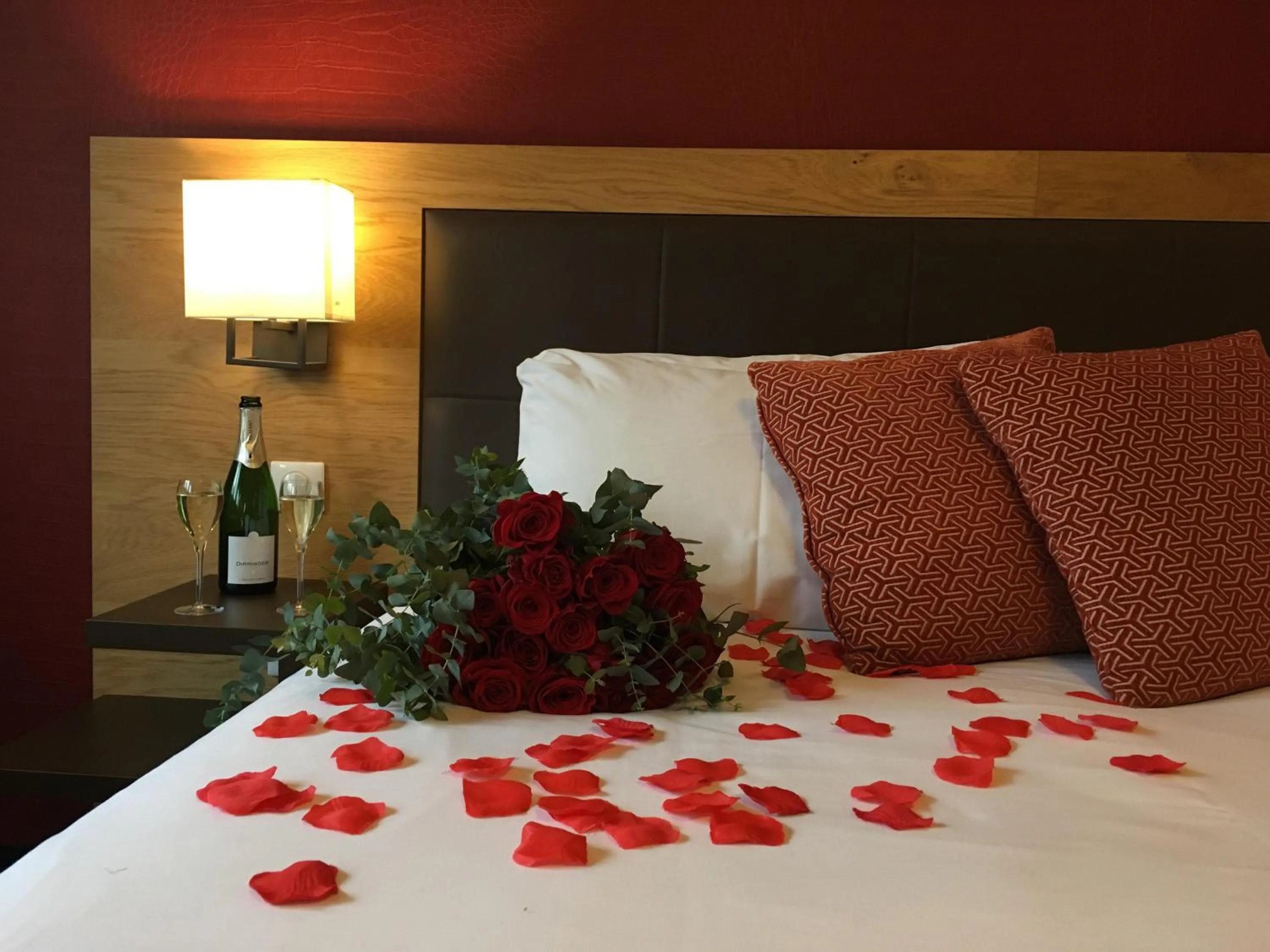 Property building, Bed in Le Lodge Brit Hotel Strasbourg Zenith