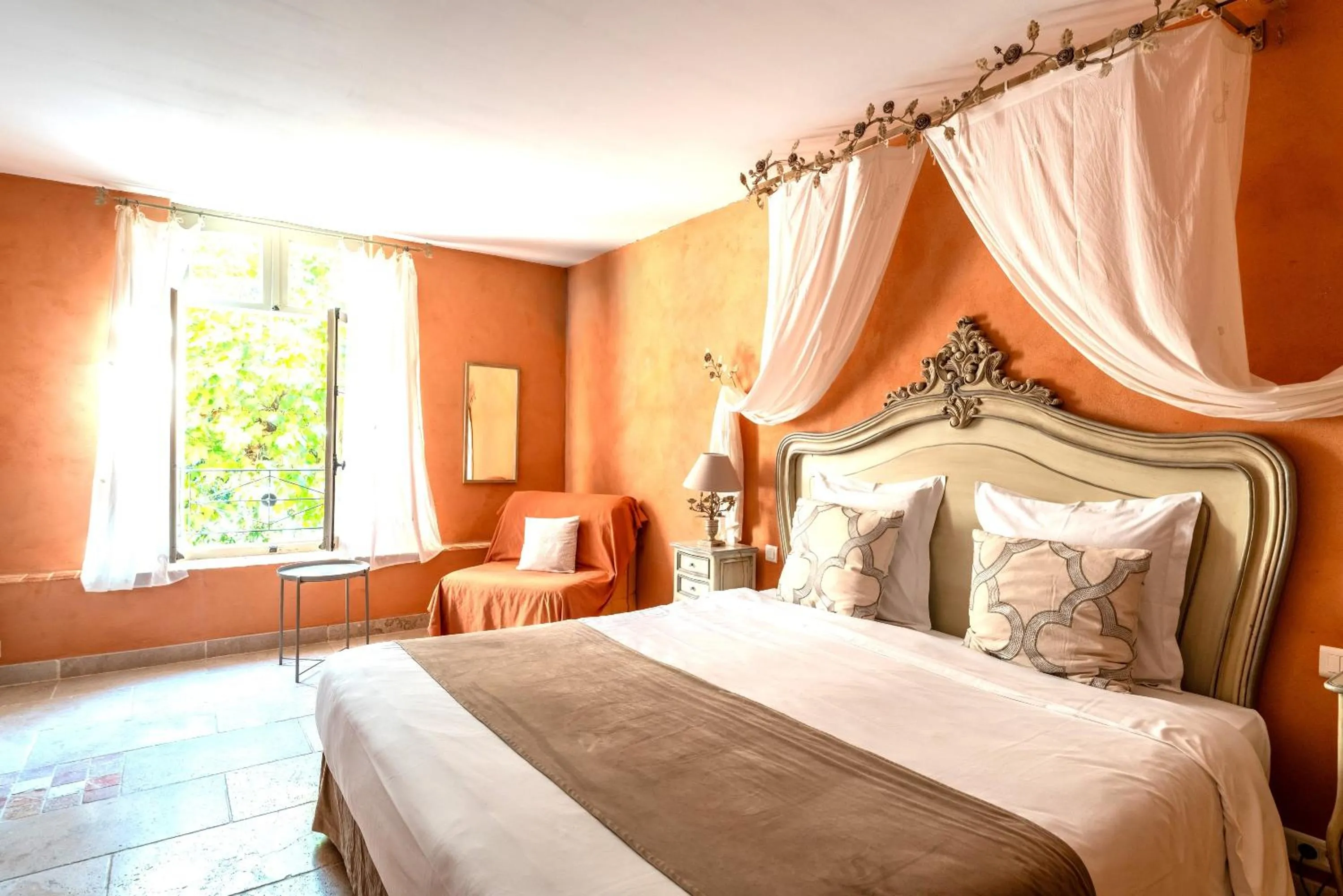 Family Junior Suite in Hôtel Le Mas des Grès & Restaurant Sous les Platanes