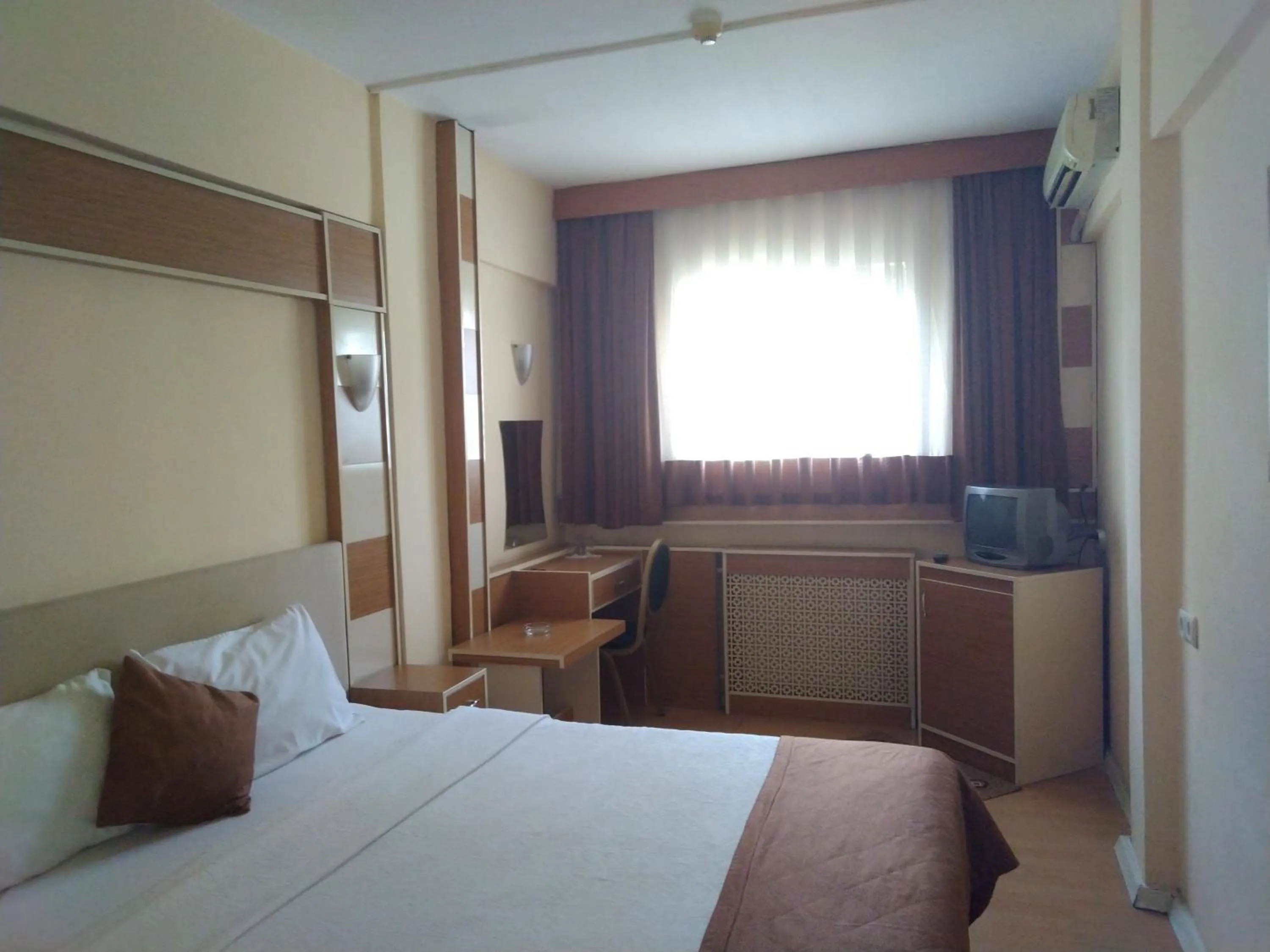 Photo of the whole room, TV/Entertainment Center in Florya Park Hotel