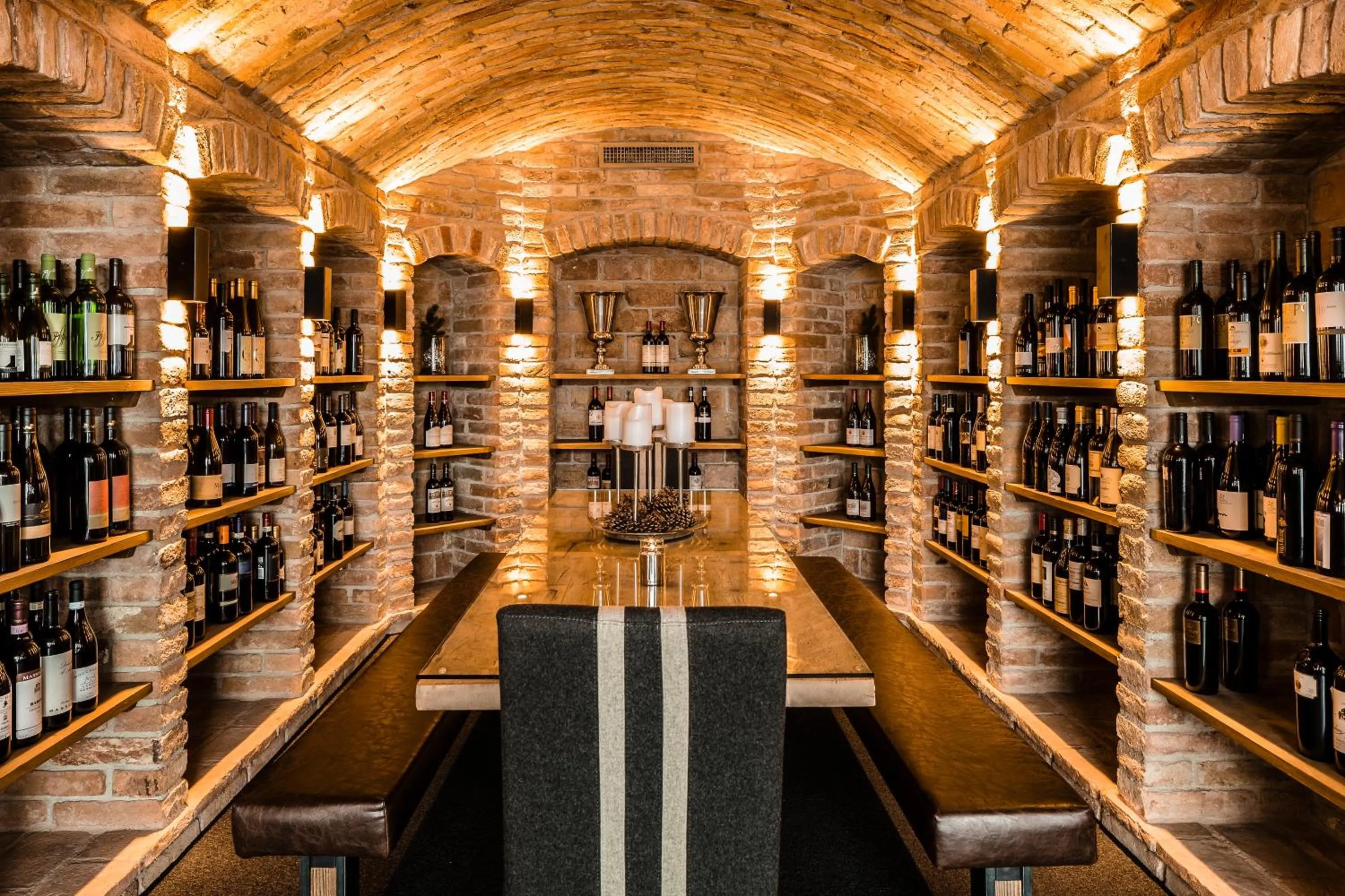 Restaurant/places to eat in Boutique & Fashion Hotel Maciaconi - Gardenahotels