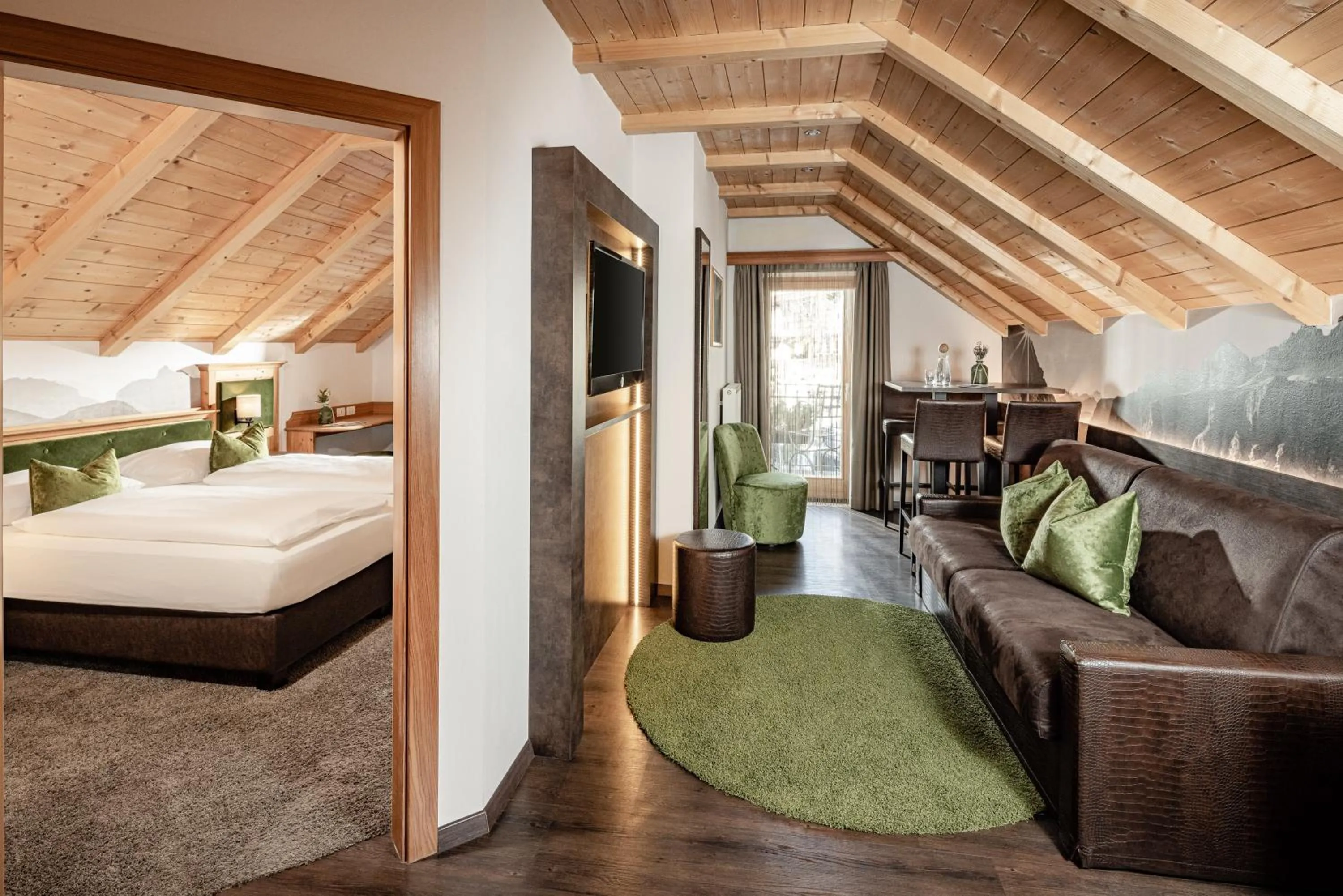 Living room, Bed in Boutique & Fashion Hotel Maciaconi - Gardenahotels