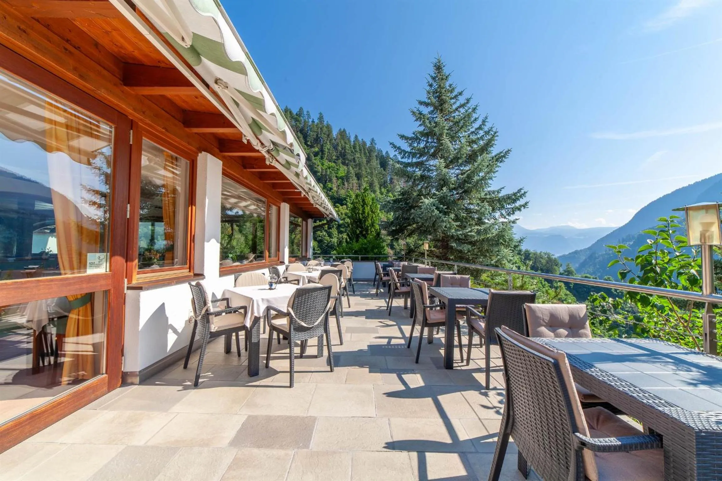 Restaurant/places to eat in Hotel St. Pankraz