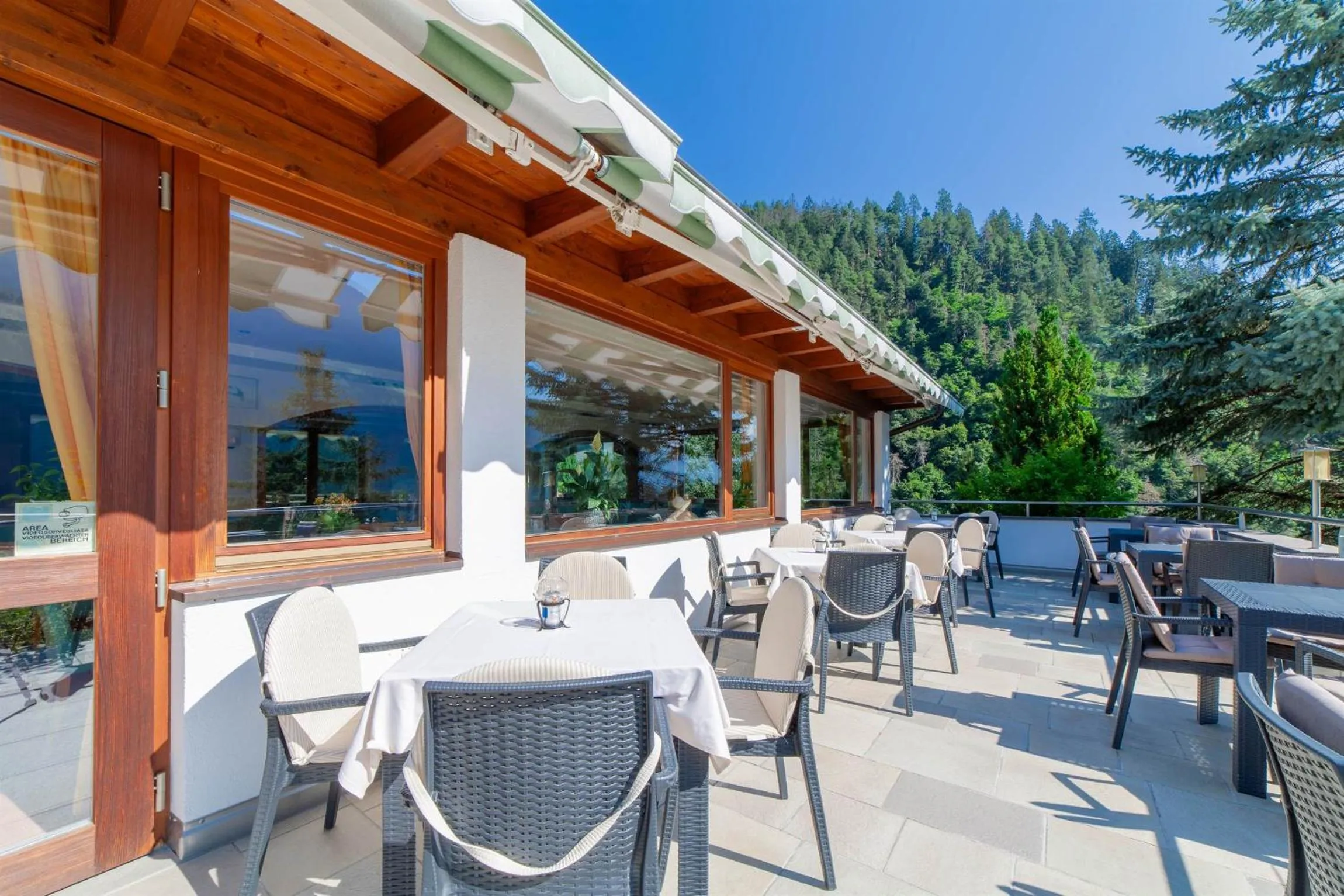 Restaurant/places to eat in Hotel St. Pankraz