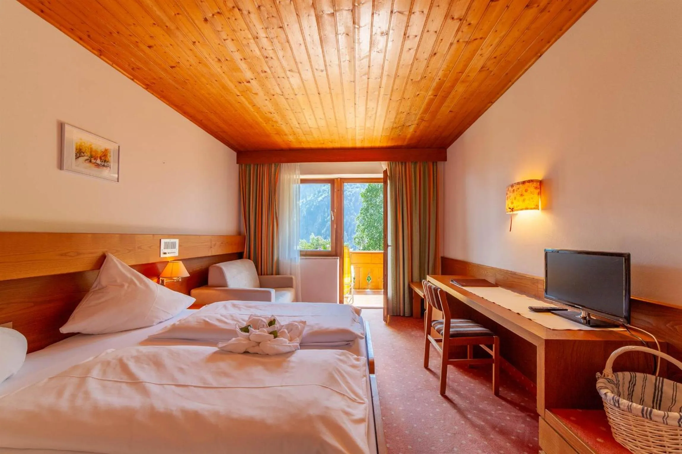 Photo of the whole room, Bed in Hotel St. Pankraz