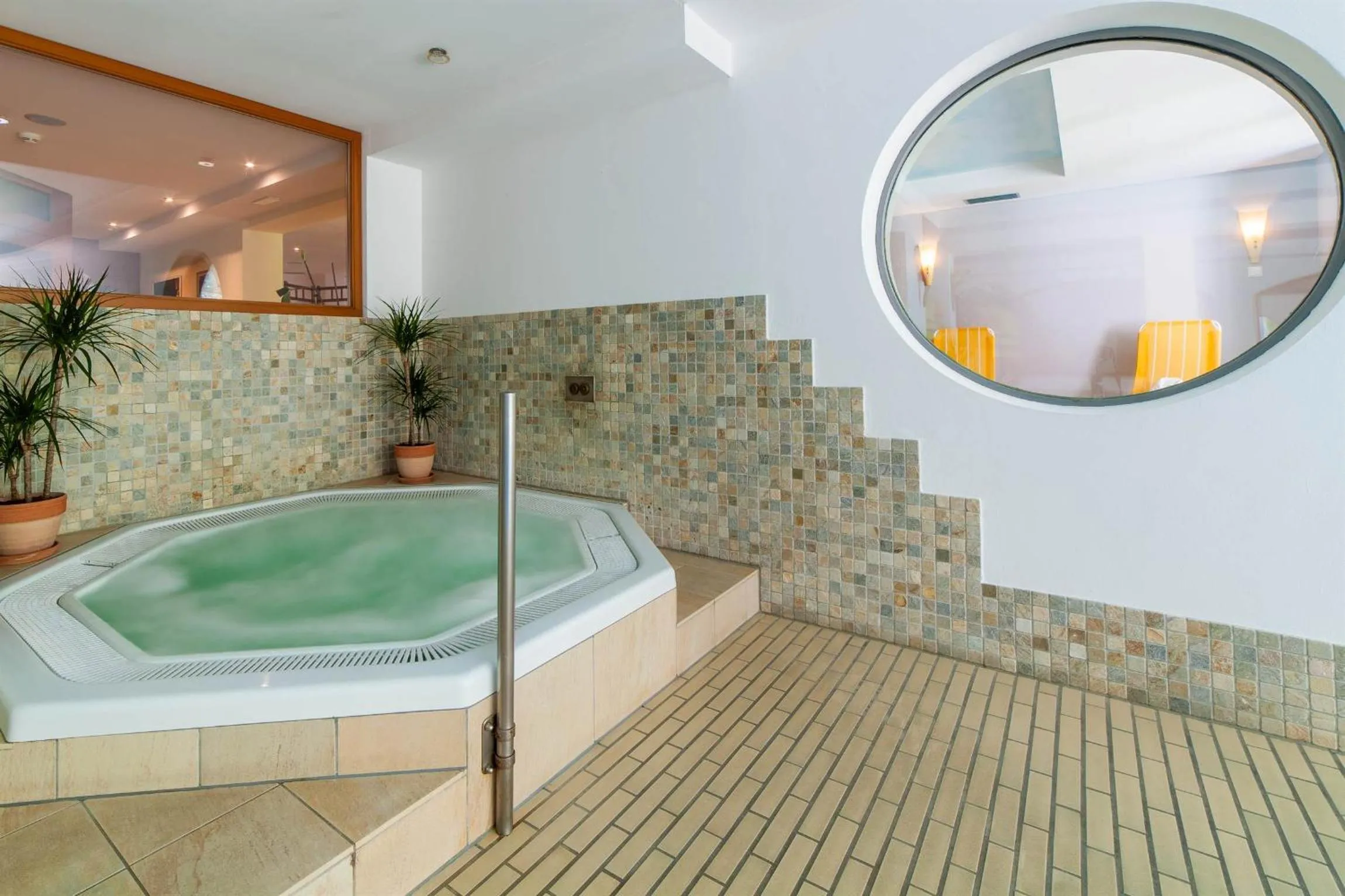 Hot Tub in Hotel St. Pankraz