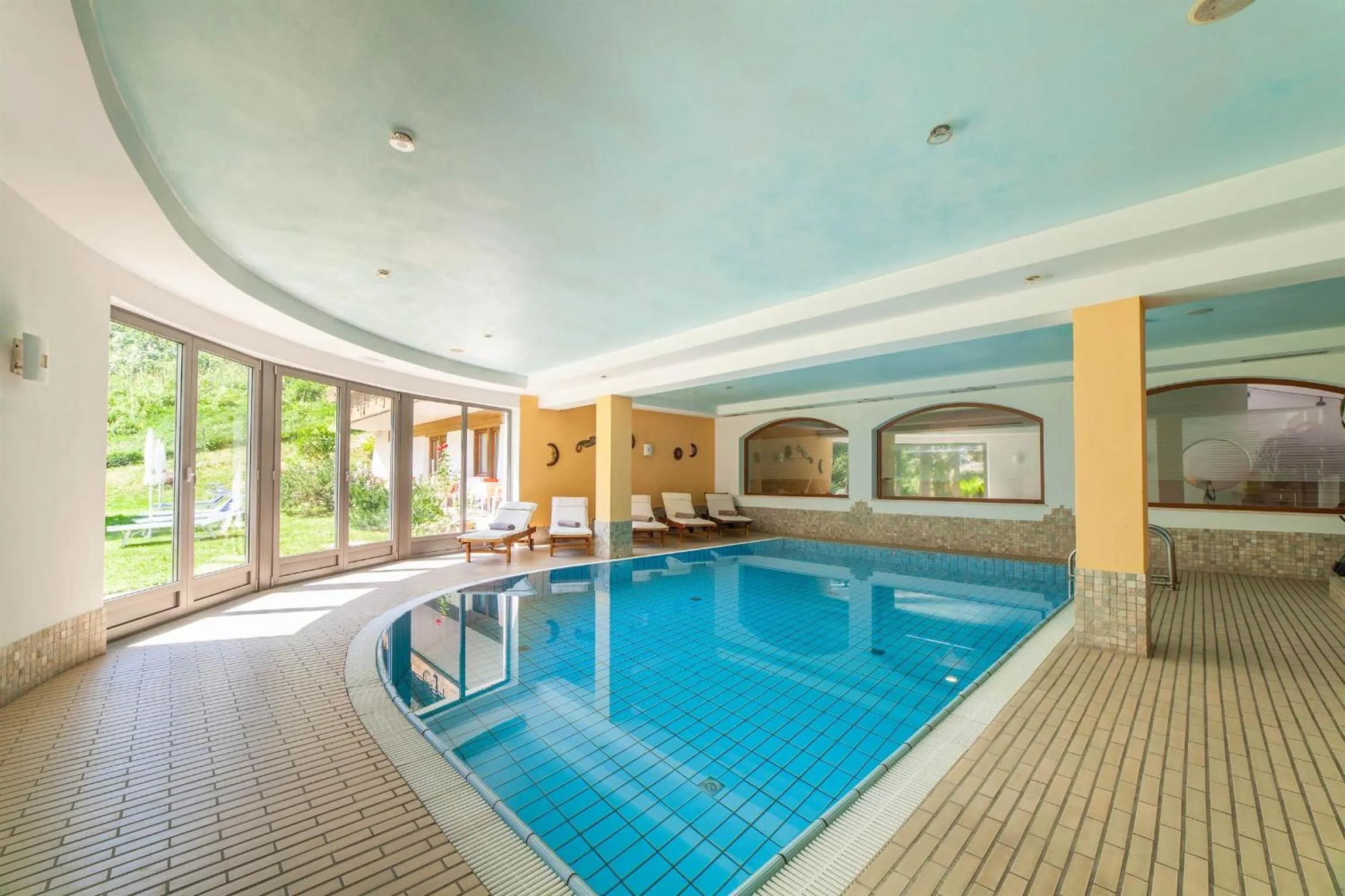 Swimming pool in Hotel St. Pankraz