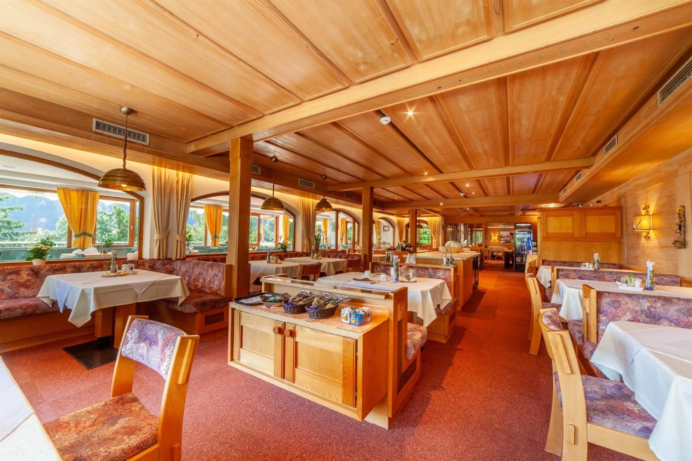 Restaurant/places to eat in Hotel St. Pankraz