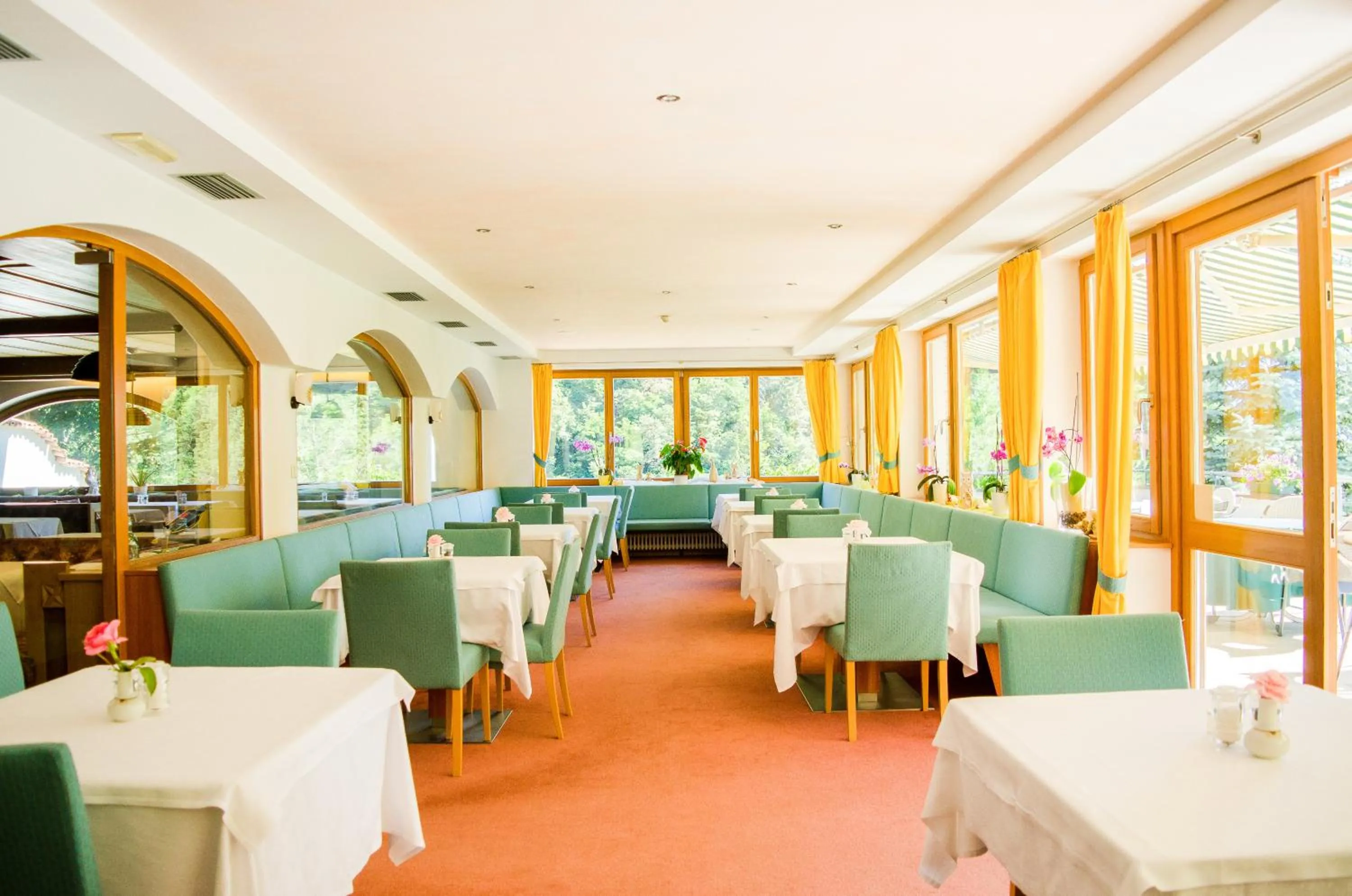 Restaurant/places to eat in Hotel St. Pankraz