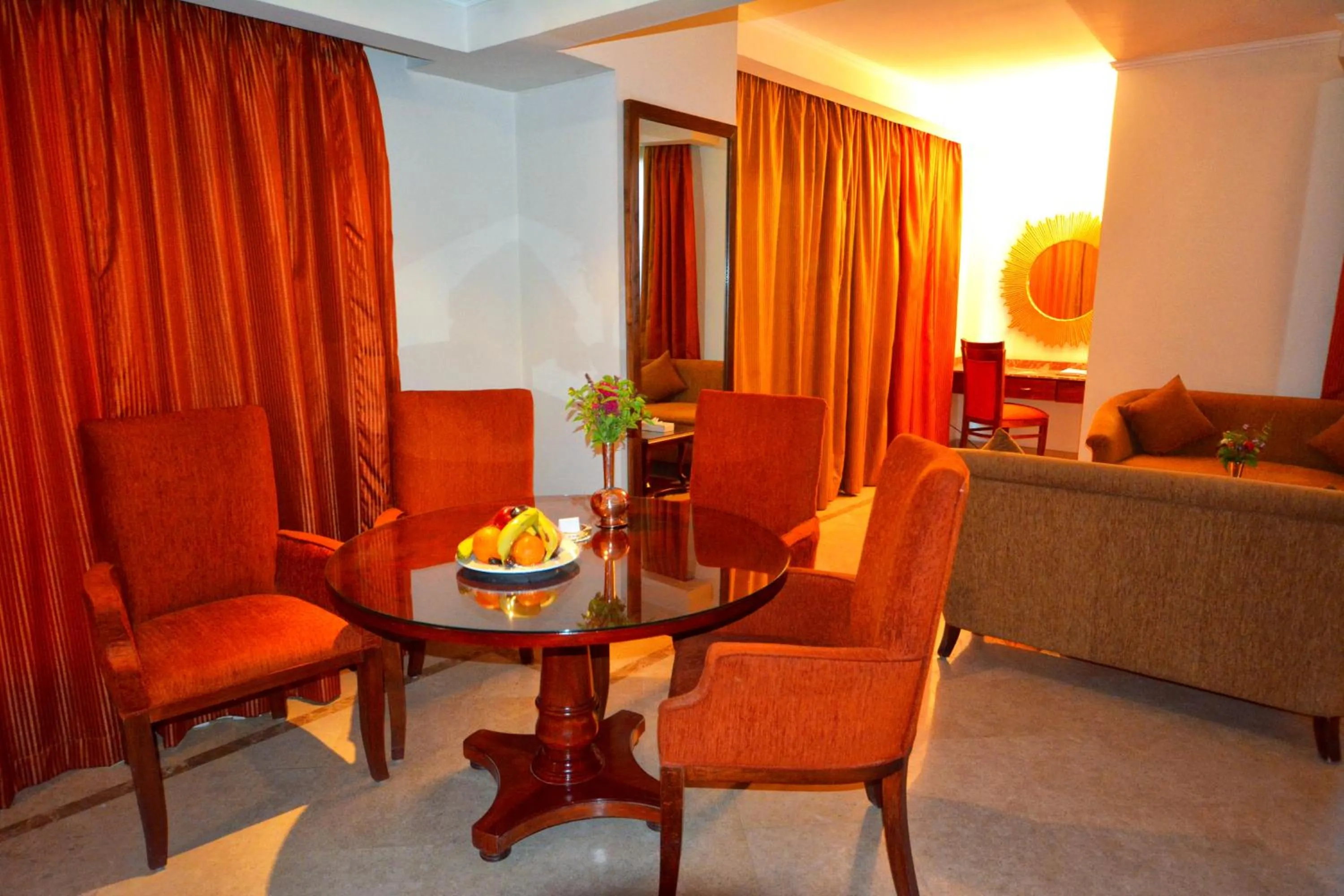 Seating area in Aracan Eatabe Luxor Hotel