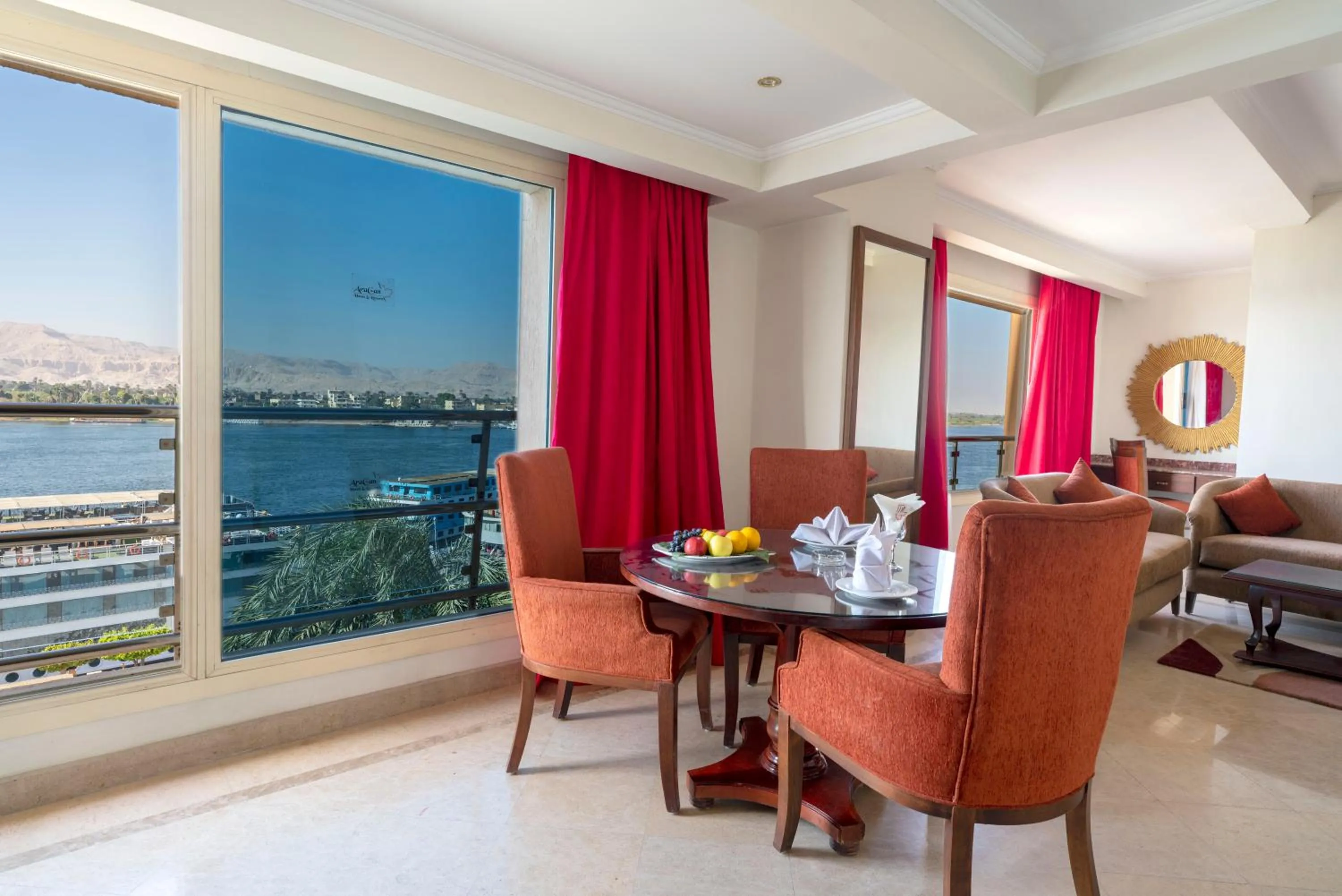 Living room in Aracan Eatabe Luxor Hotel