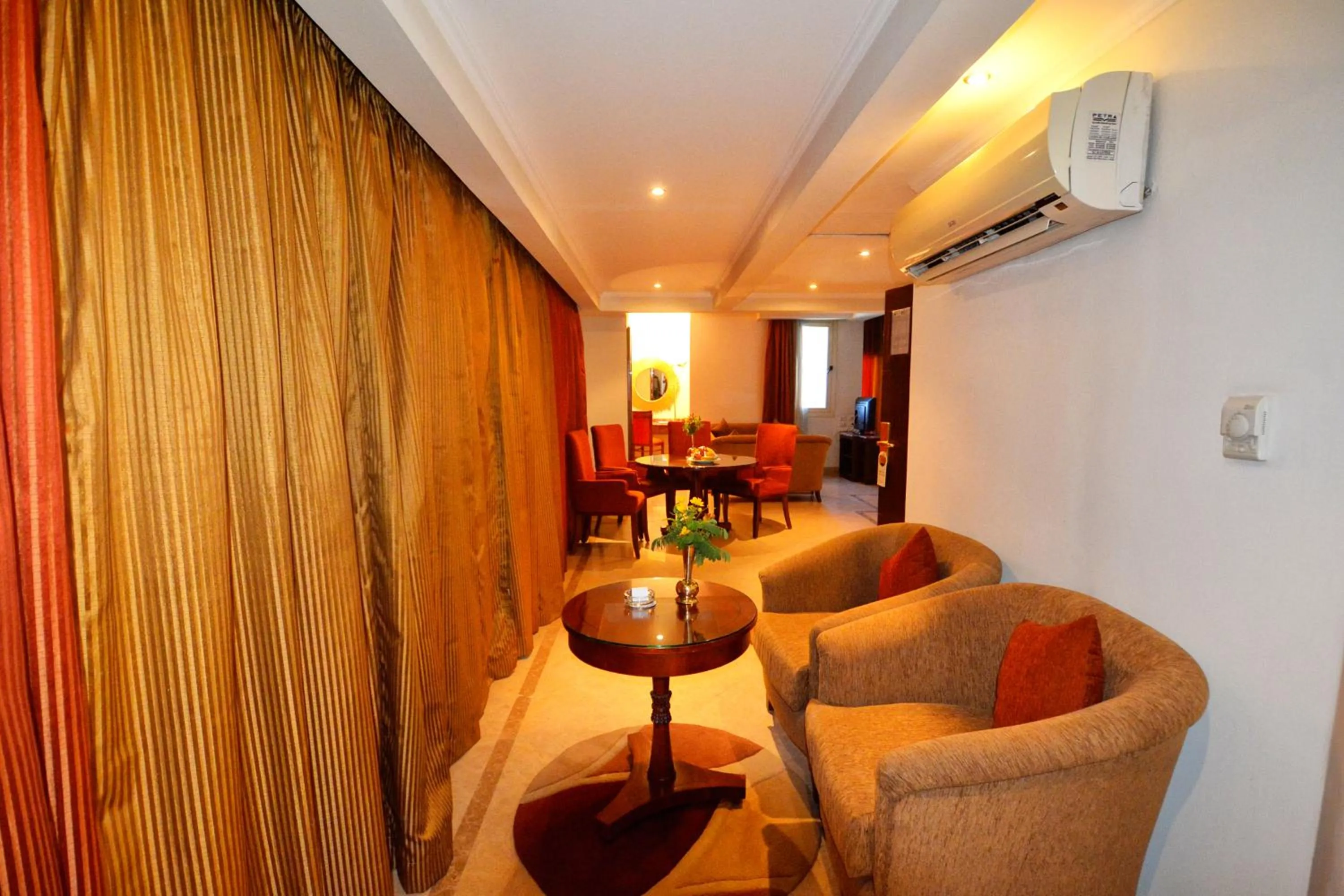 Lounge or bar in Aracan Eatabe Luxor Hotel