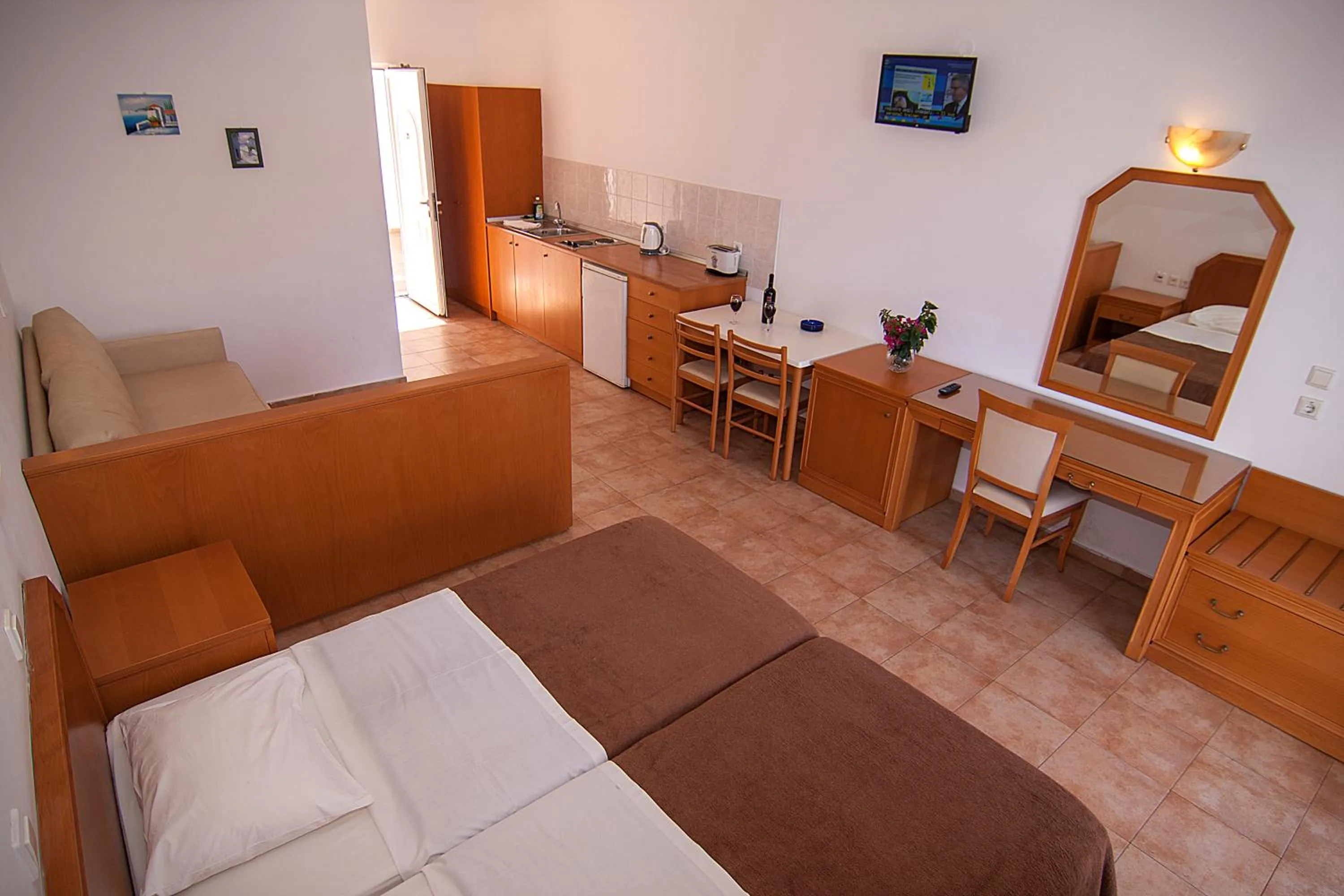 Bed in Lambis Studios & Apartments