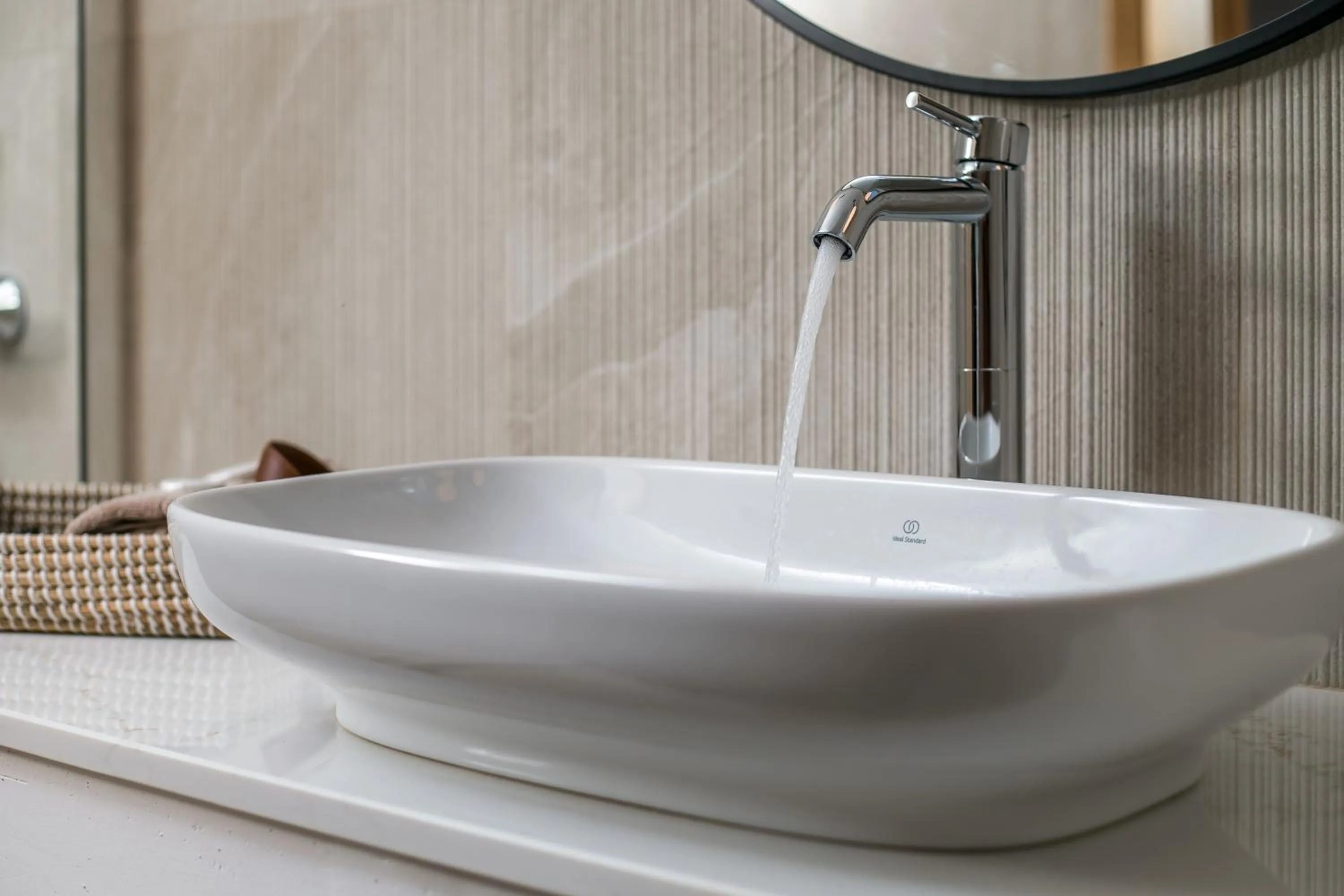 Lambis Studios & Apartments