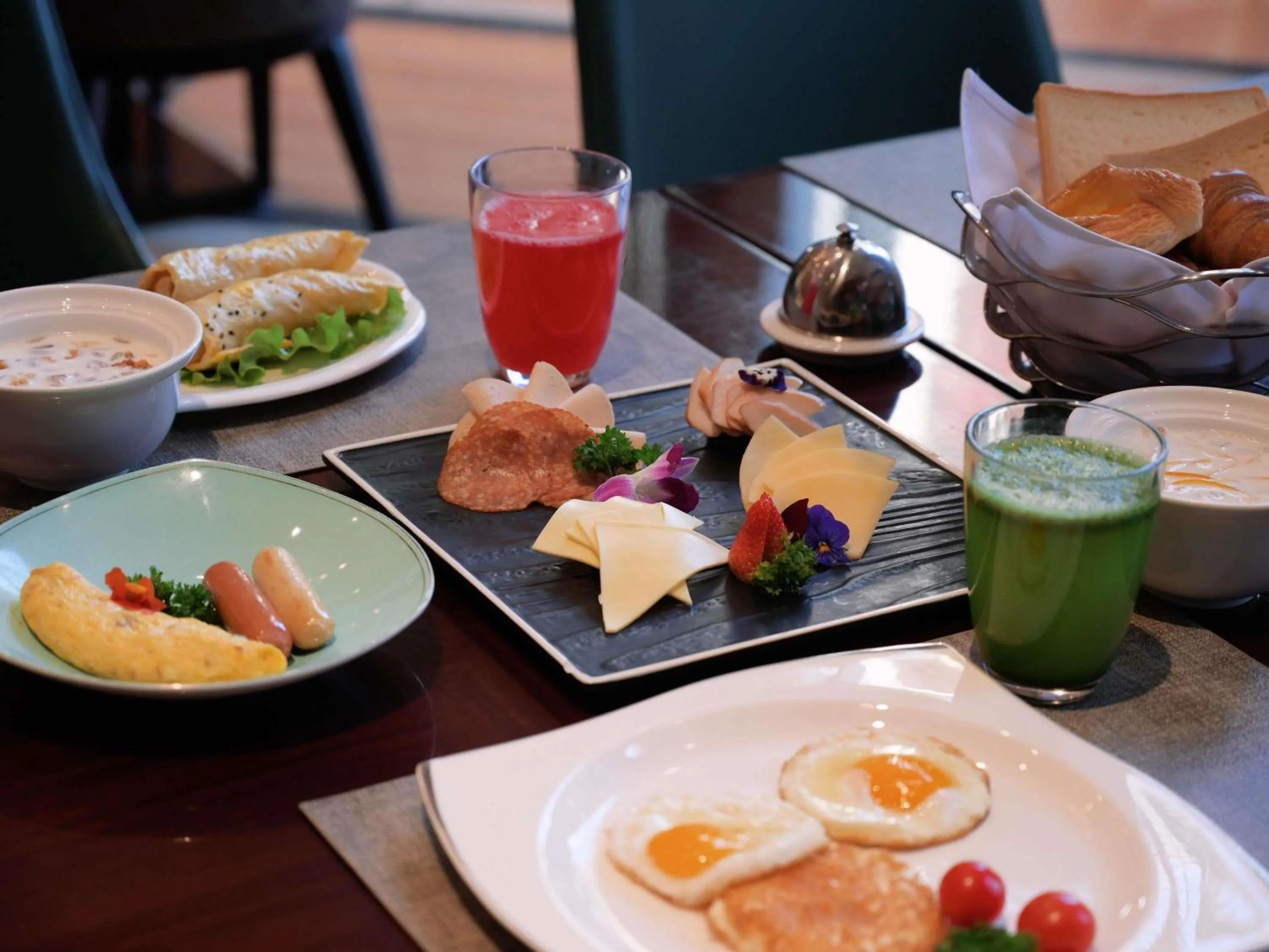 Restaurant/places to eat in Pullman Tangshan