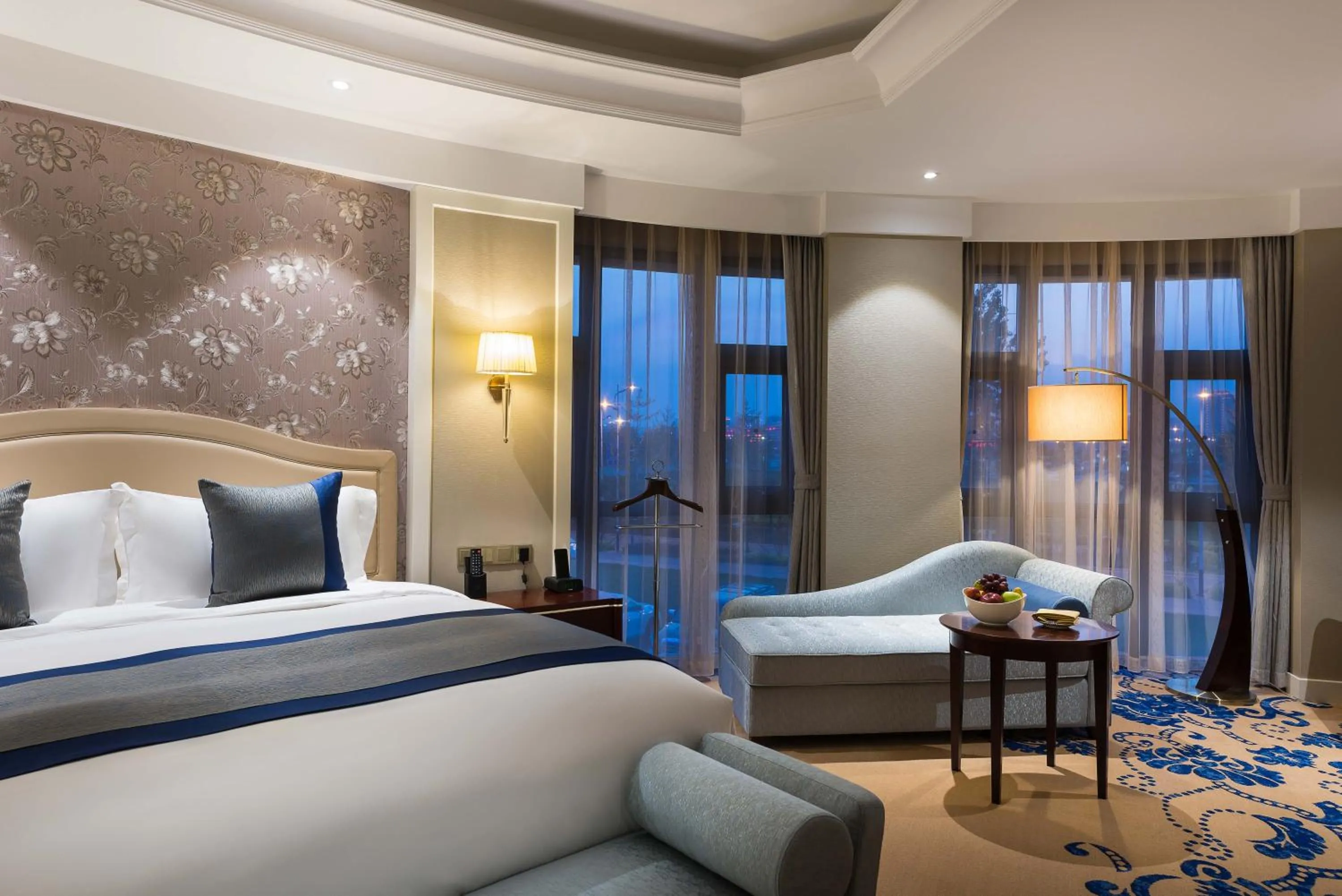 Photo of the whole room, Bed in Pullman Tangshan