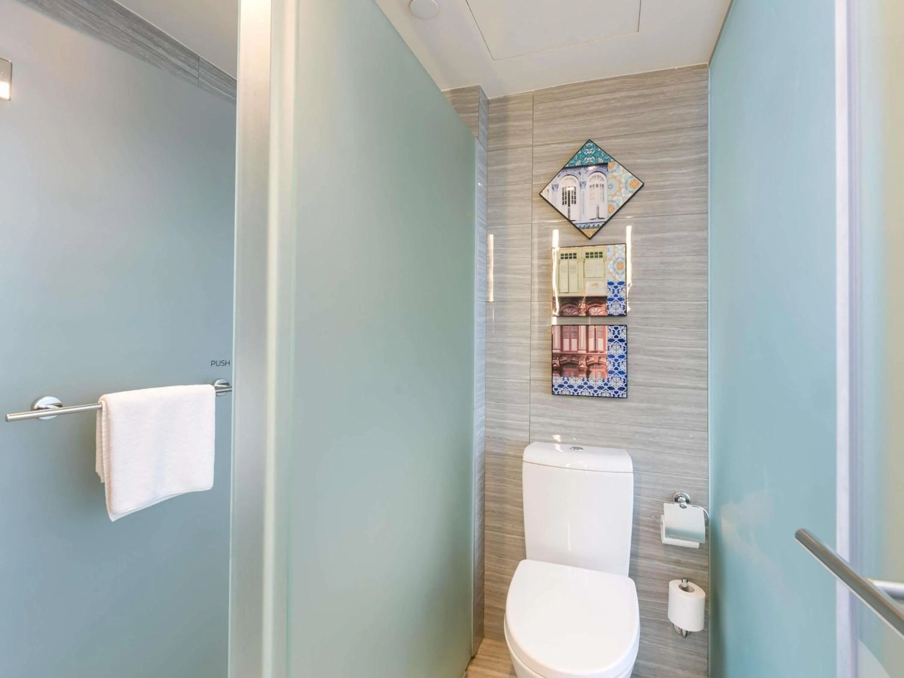 Bedroom in Mercure Singapore Bugis