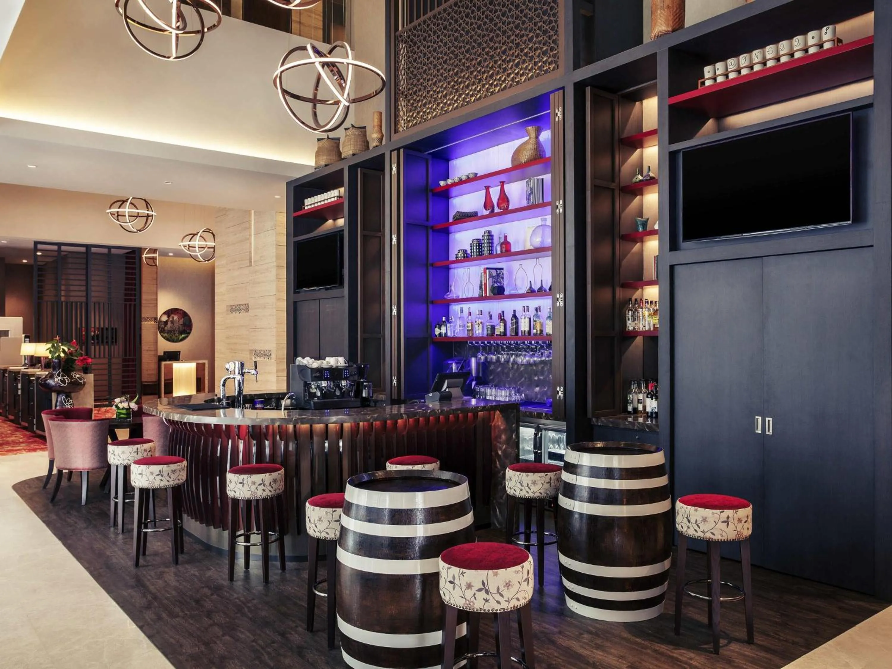Lounge or bar in Mercure Singapore Bugis