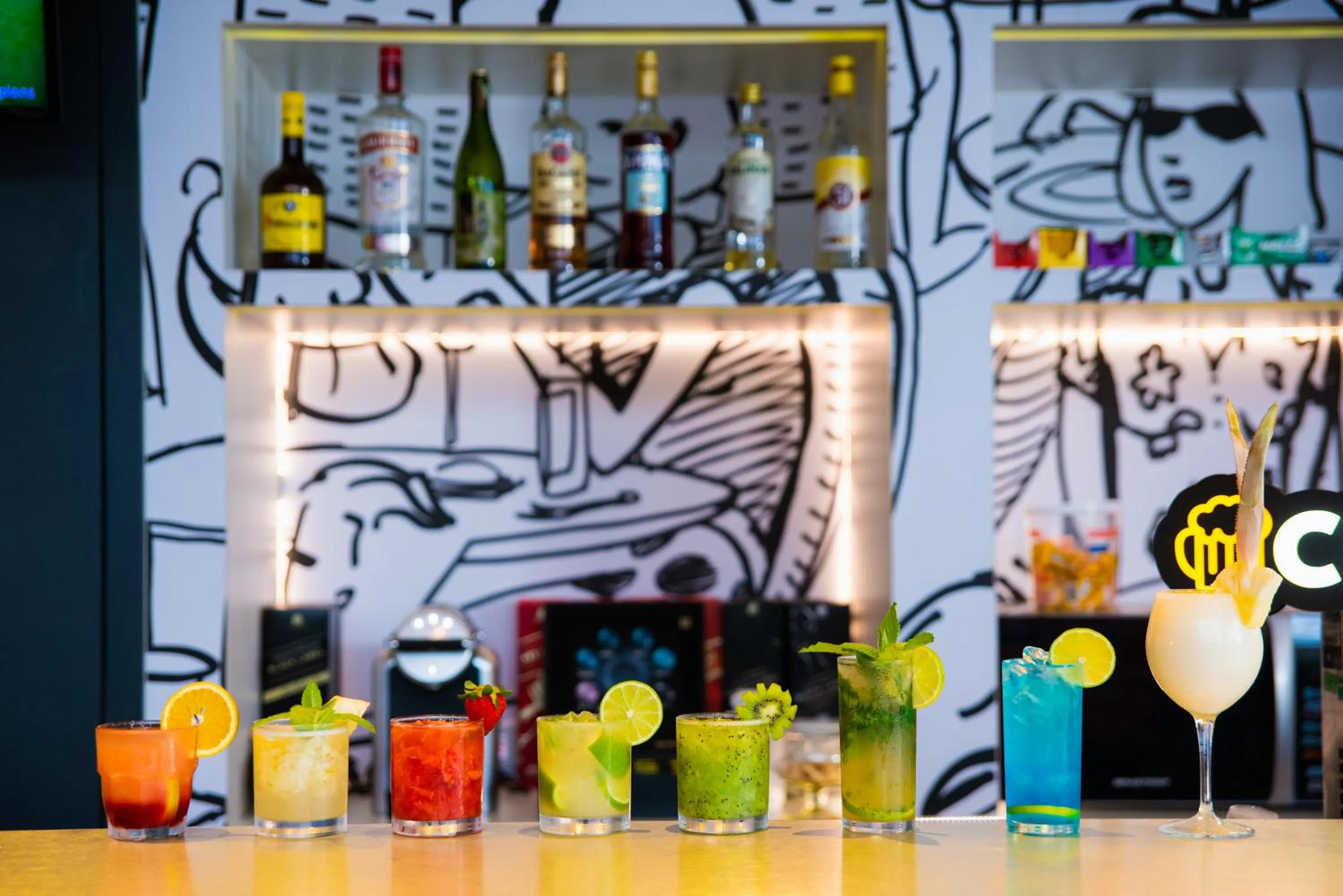 Lounge or bar in Ibis Guaratingueta Aparecida - Circuito da Fé