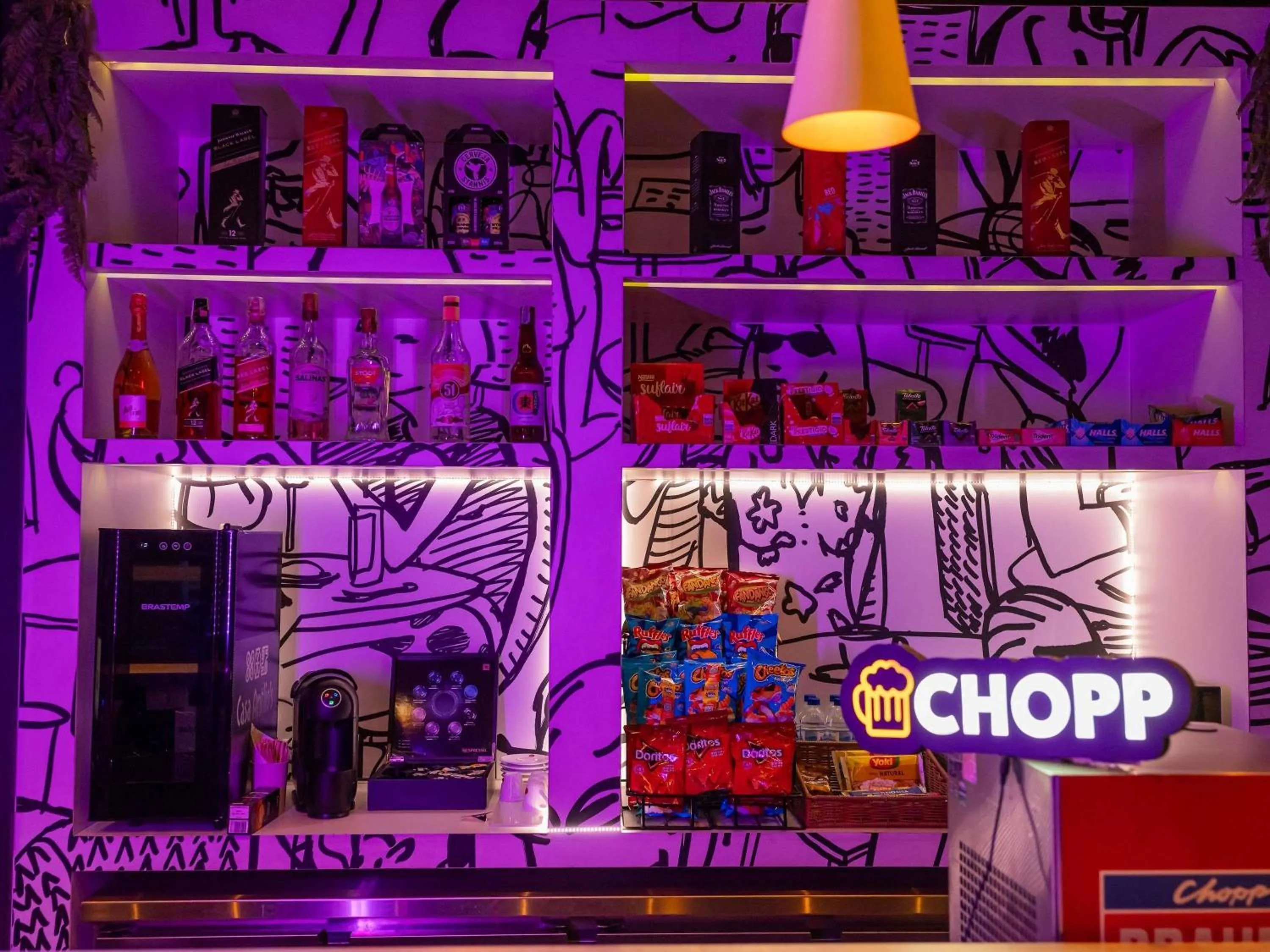 Lounge or bar in Ibis Guaratingueta Aparecida - Circuito da Fé