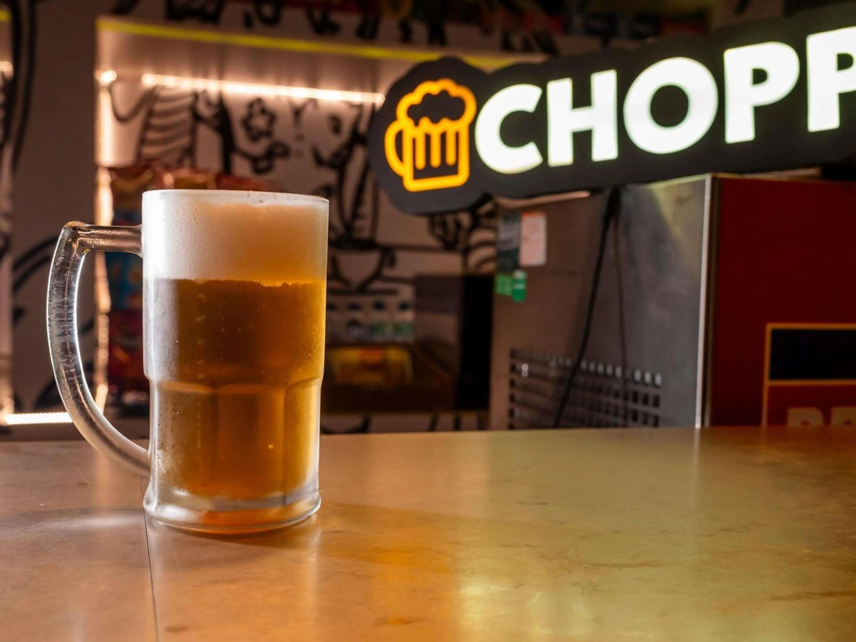 Lounge or bar in Ibis Guaratingueta Aparecida - Circuito da Fé