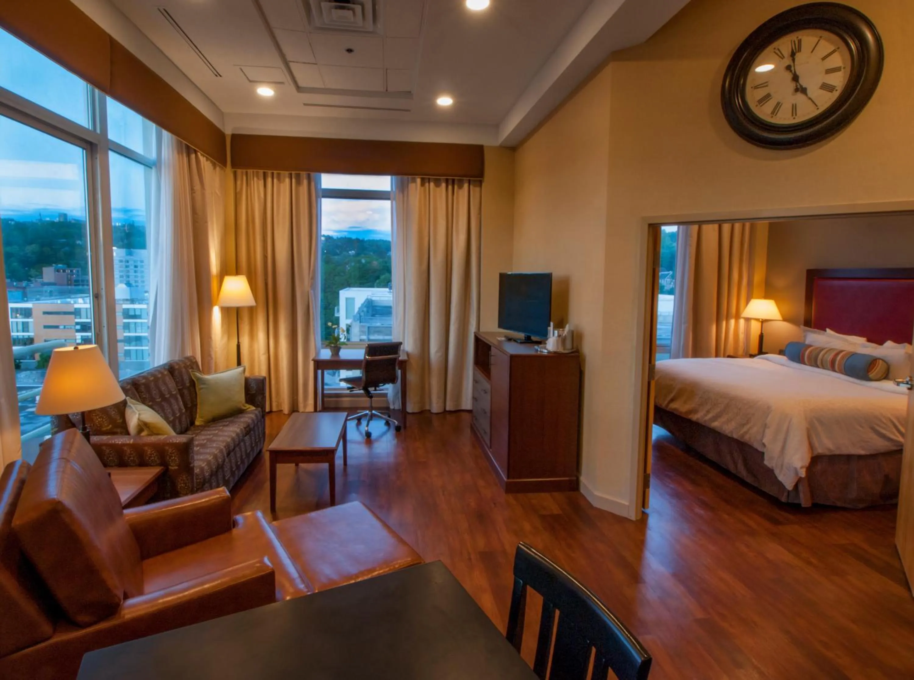 Photo of the whole room, Bed in Hotel Ithaca