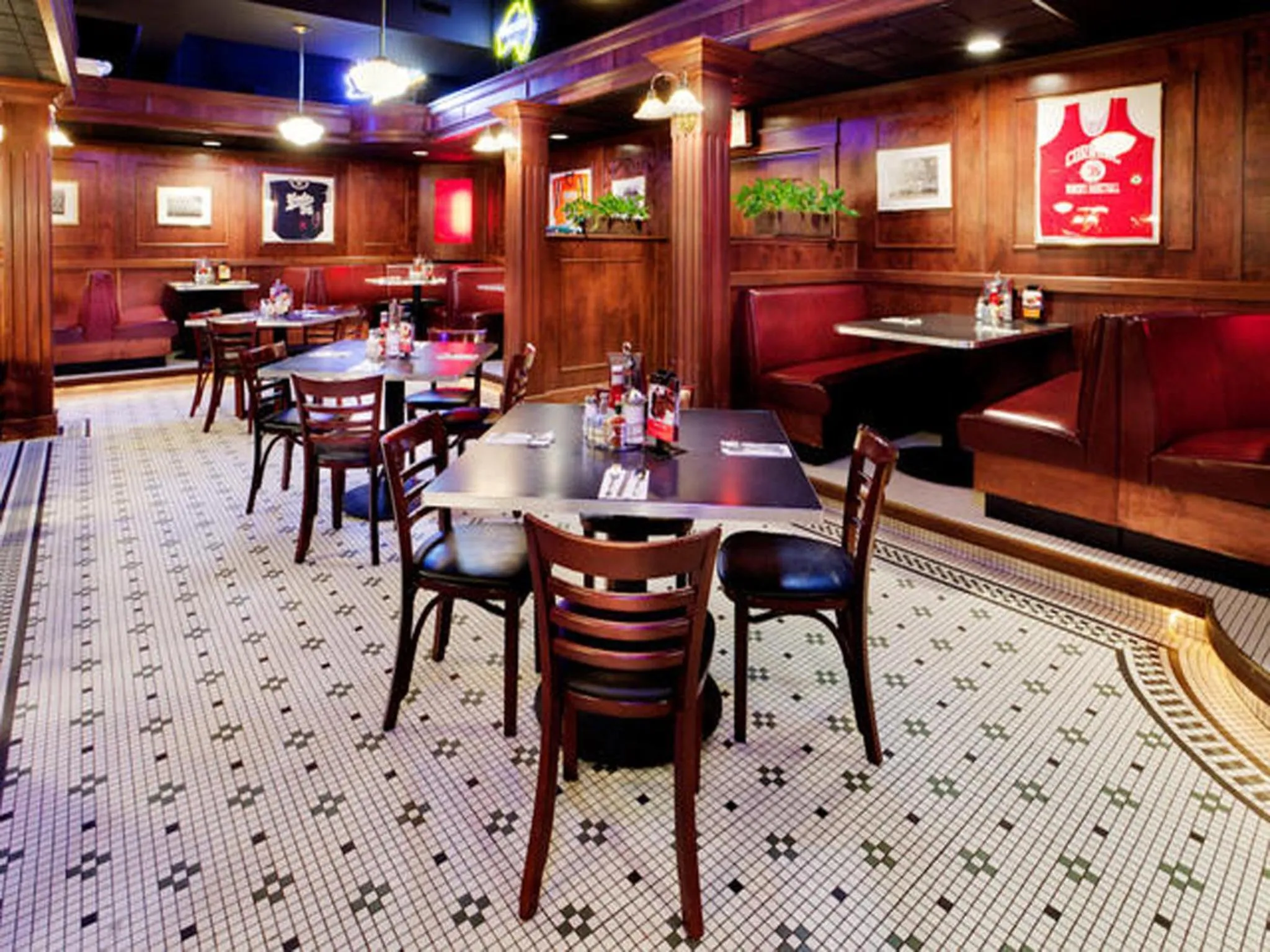 Restaurant/places to eat in Hotel Ithaca