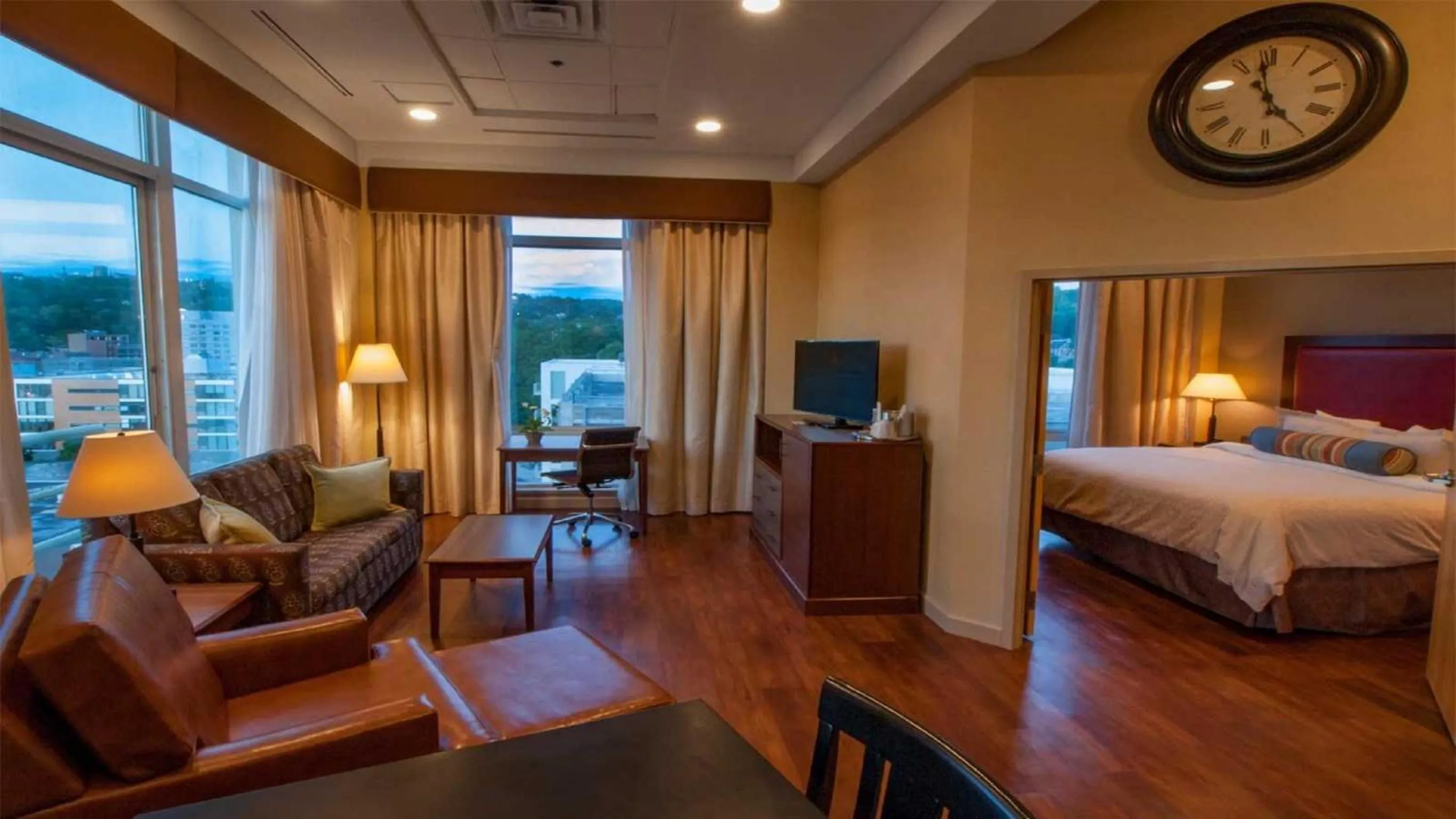 Living room, Bed in Hotel Ithaca