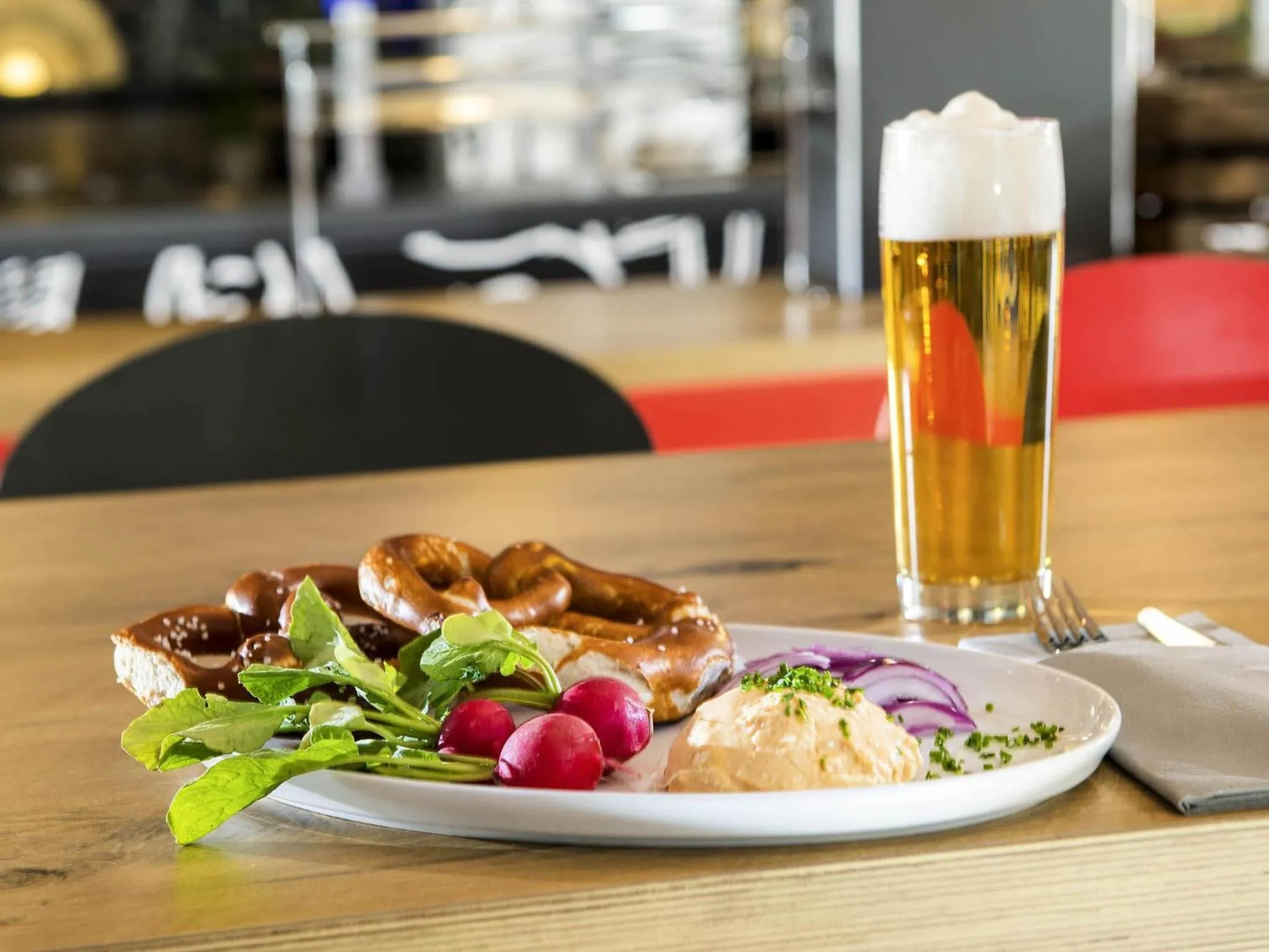 Restaurant/places to eat in Ibis München Airport Süd