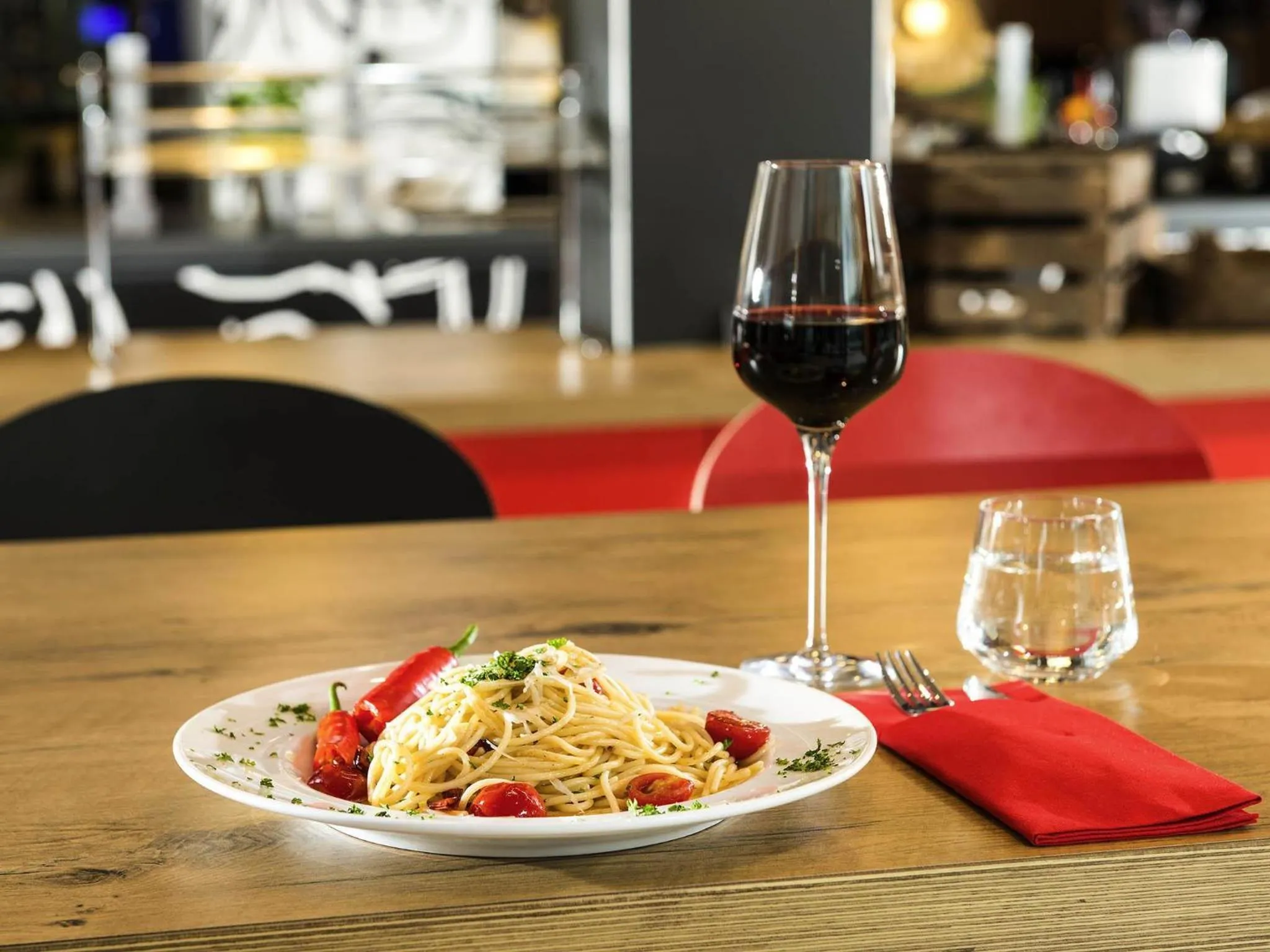 Restaurant/places to eat in Ibis München Airport Süd